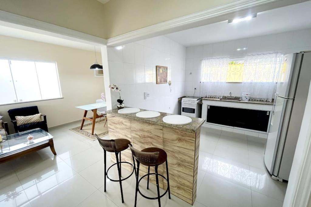 CASA BELA - a 350m do Centro de Miguel Pereira com piscina e churrasqueira