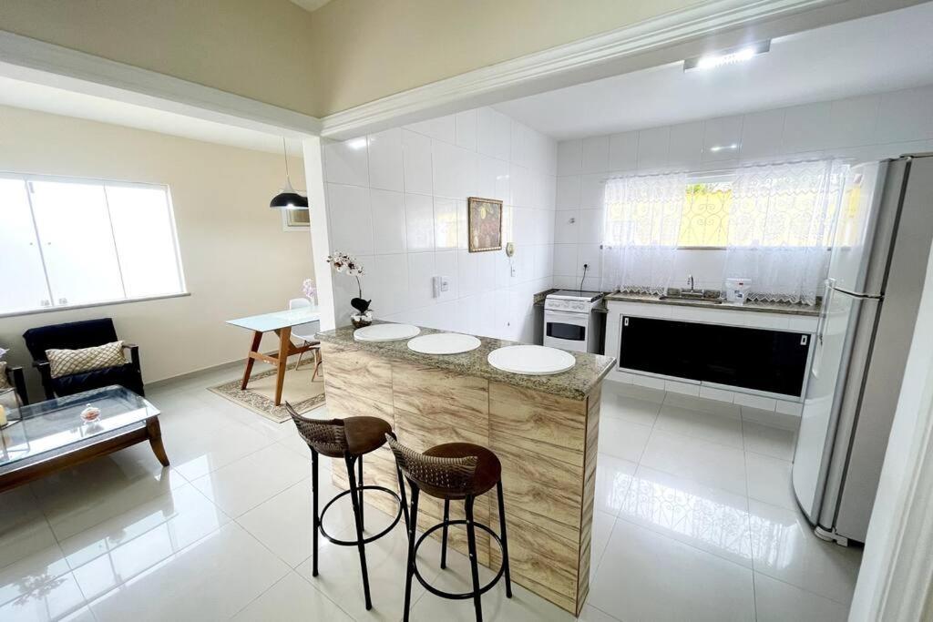 CASA BELA - a 350m do Centro de Miguel Pereira com piscina e churrasqueira