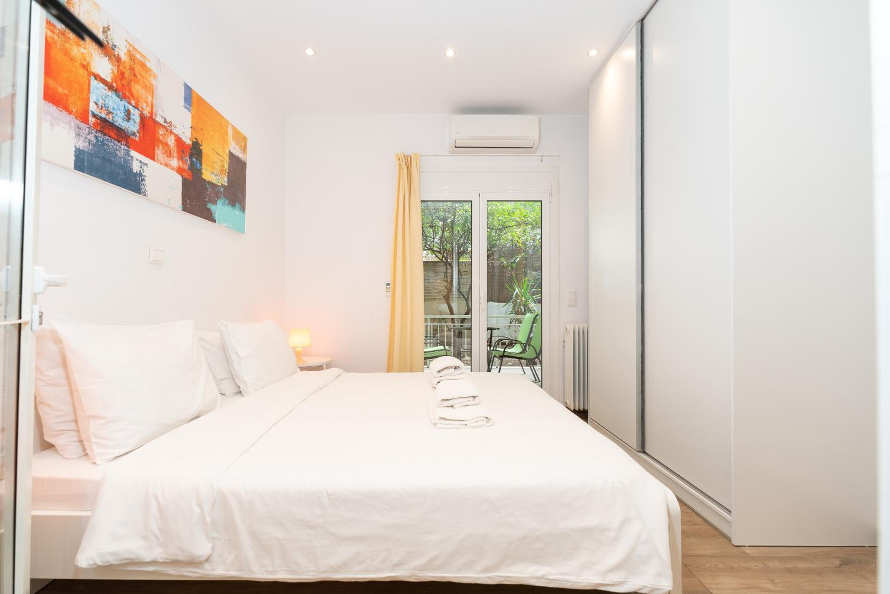 Spacious Peaceful Studio in Athens