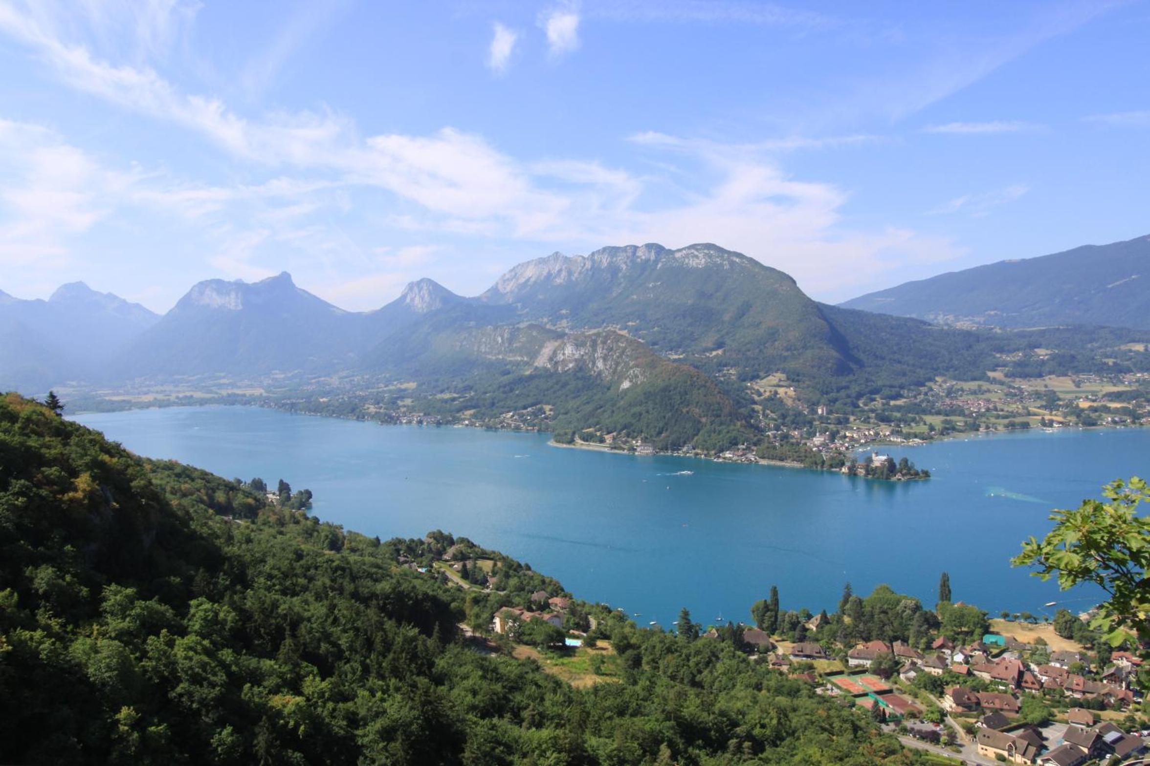 Entre Lac et Montagnes