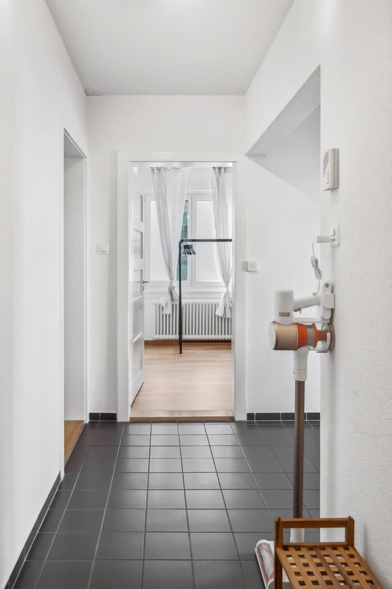 Comfortable stay in Oerlikon 20 minutes away from Zurich Airport