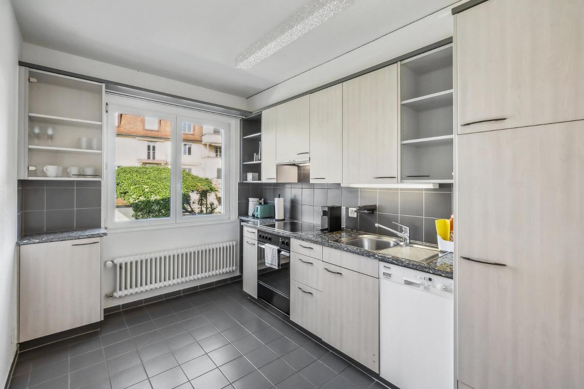 Comfortable stay in Oerlikon 20 minutes away from Zurich Airport