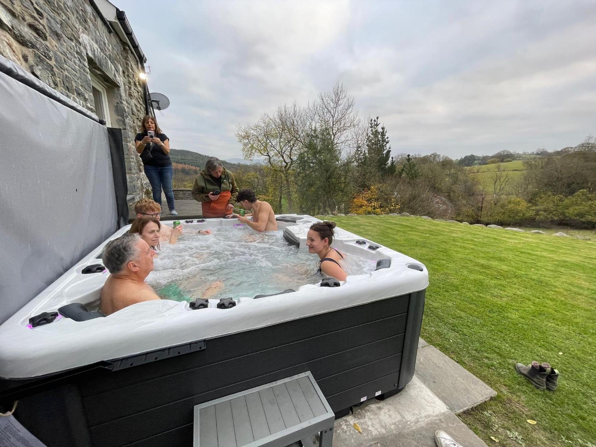 Stunning Barn Conversion with HOT TUB and ALPACAS - Ty Cerrig Barn view 4