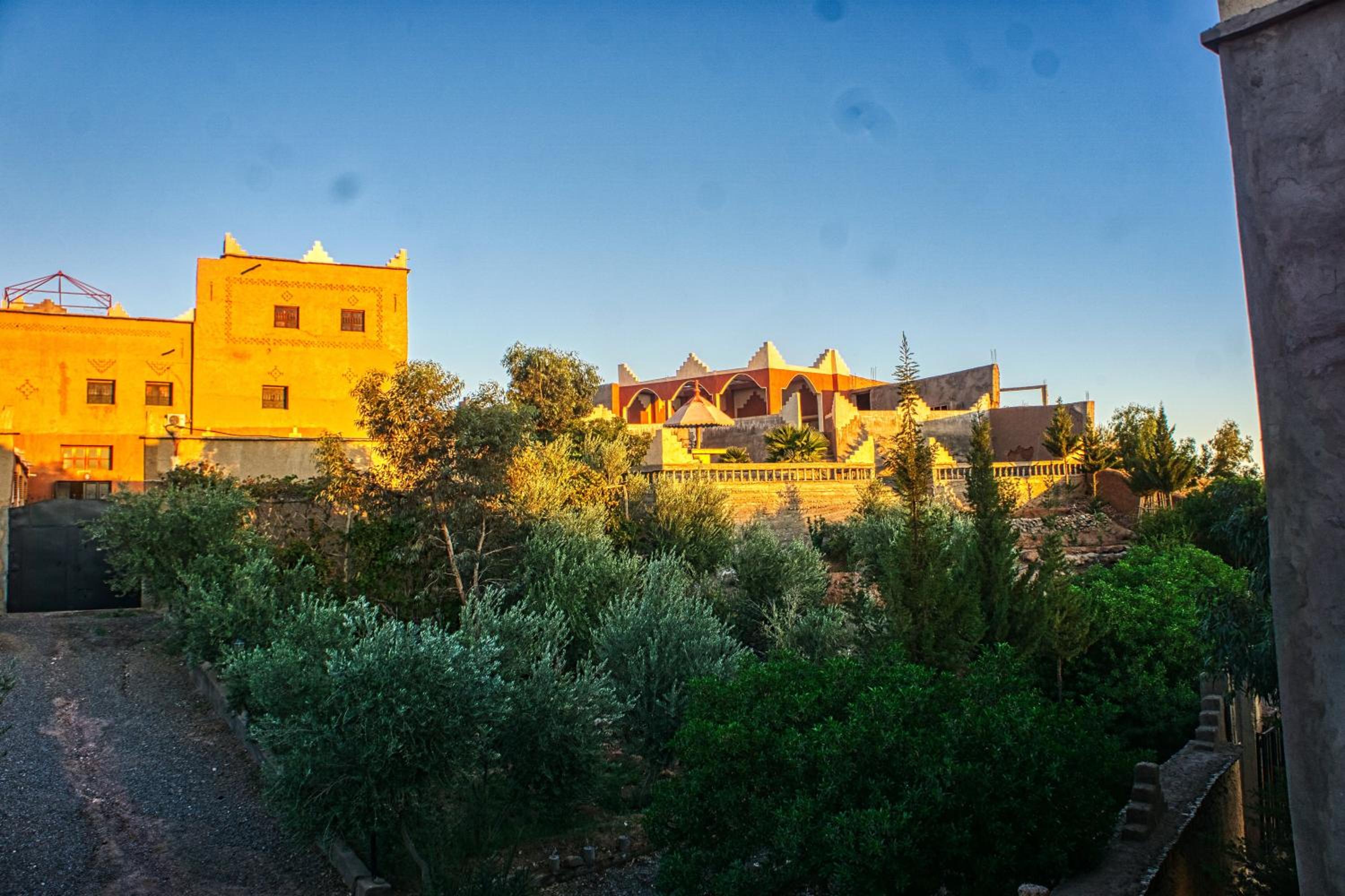 lmtounipalace