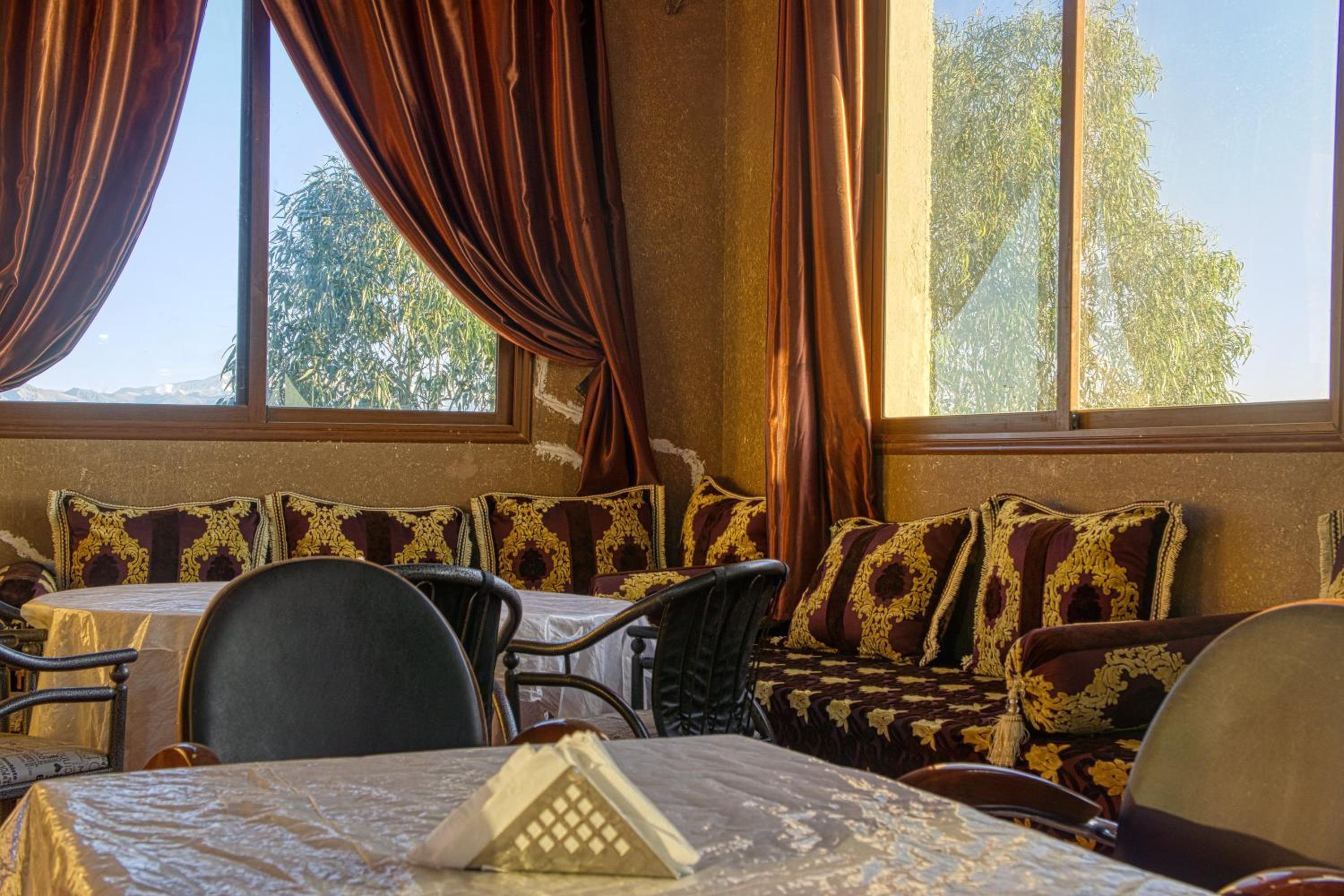 lmtounipalace