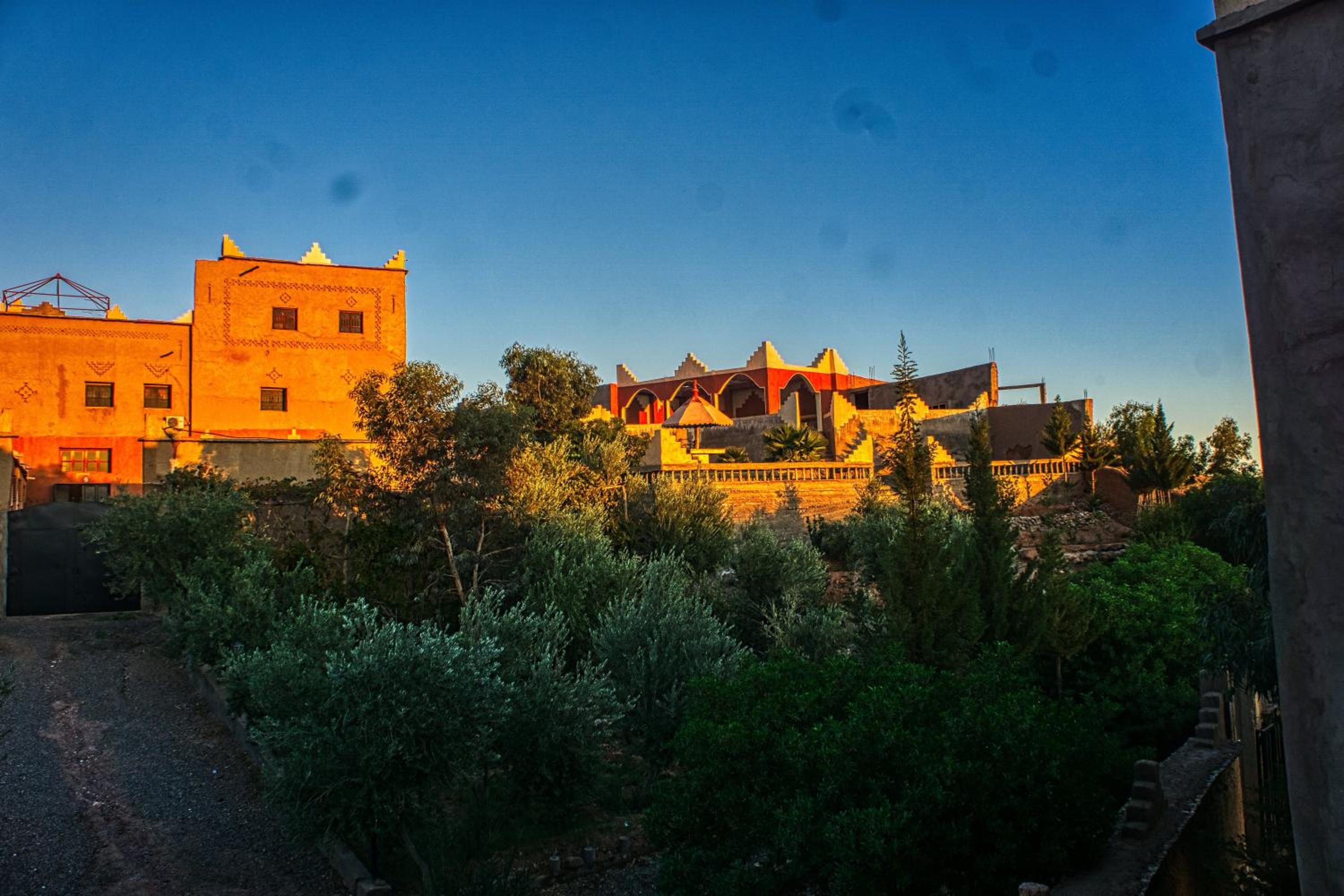 lmtounipalace