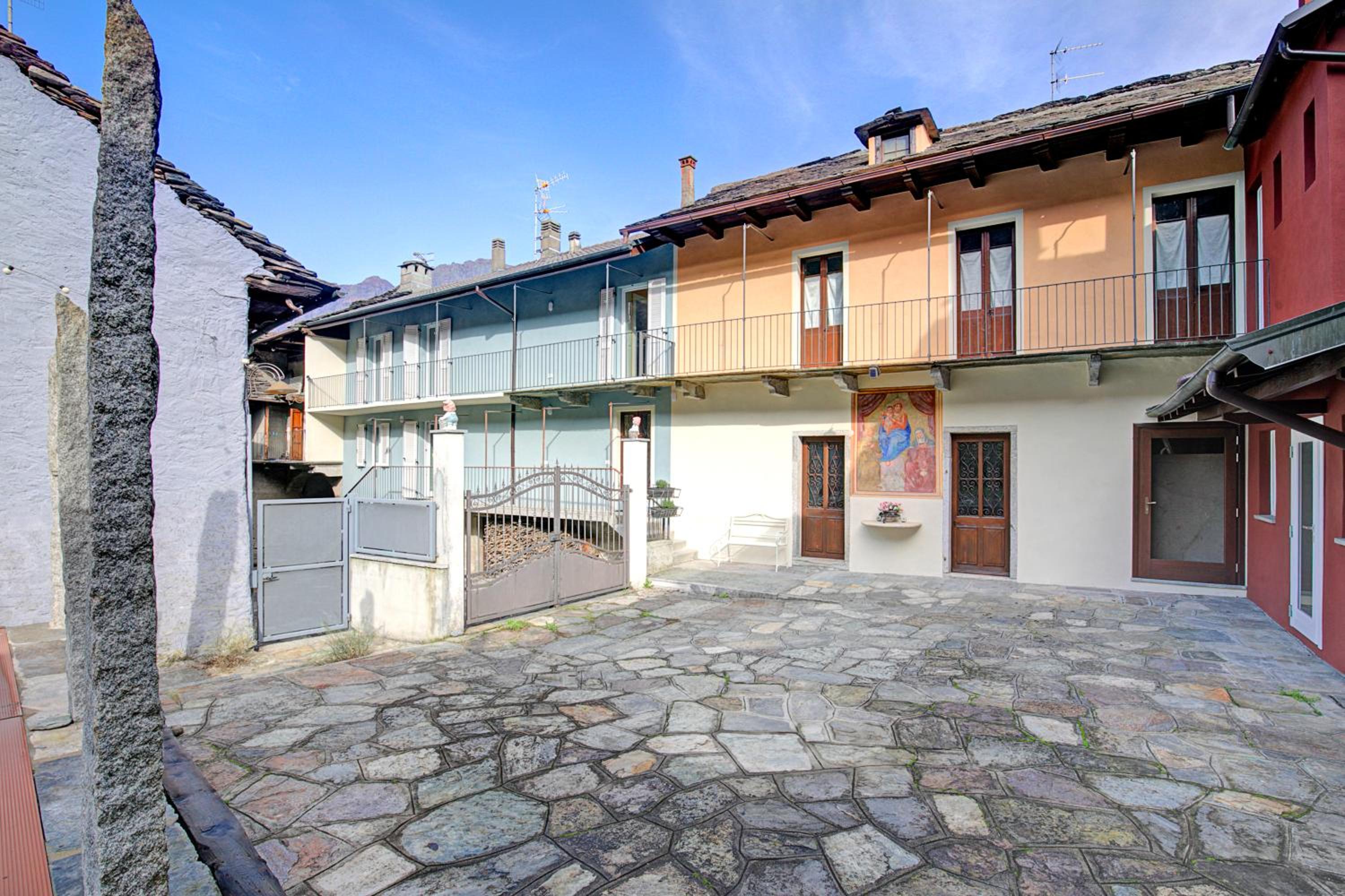 Ornavasso Apartments view 5