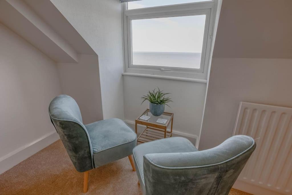 Seafront Apartment Hunstanton - Crabpot Cottages view 2