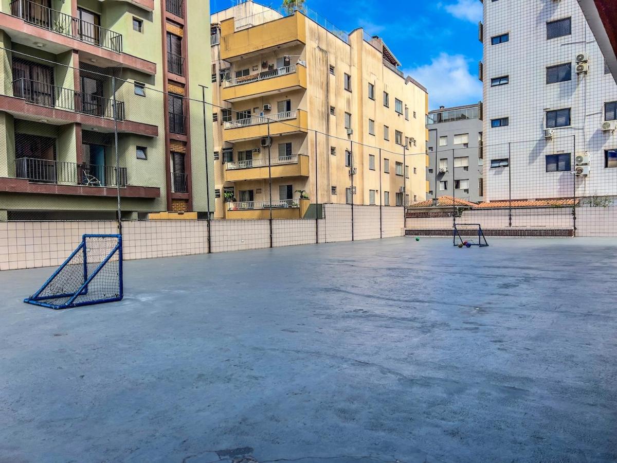 R24 · Piscina/Moderno e aconchegante