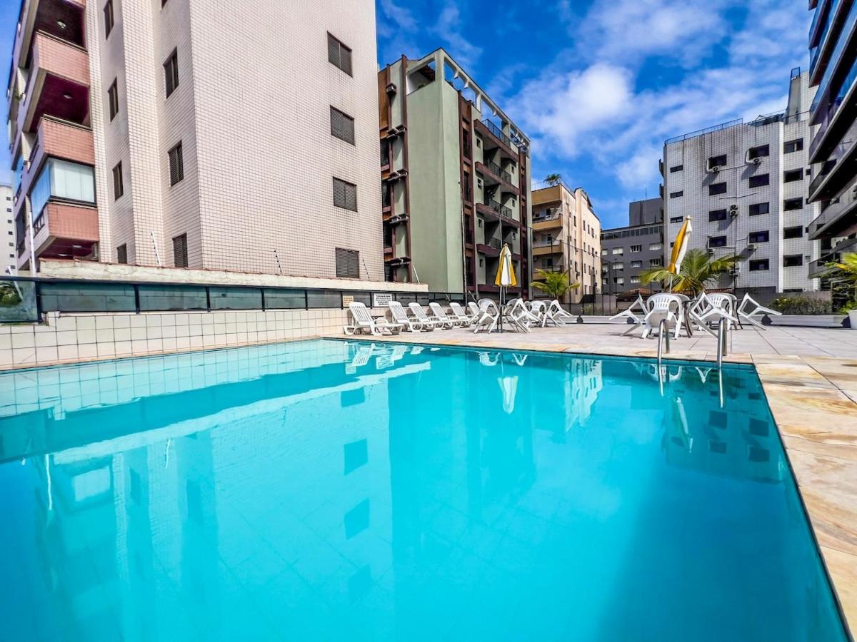 R24 · Piscina/Moderno e aconchegante