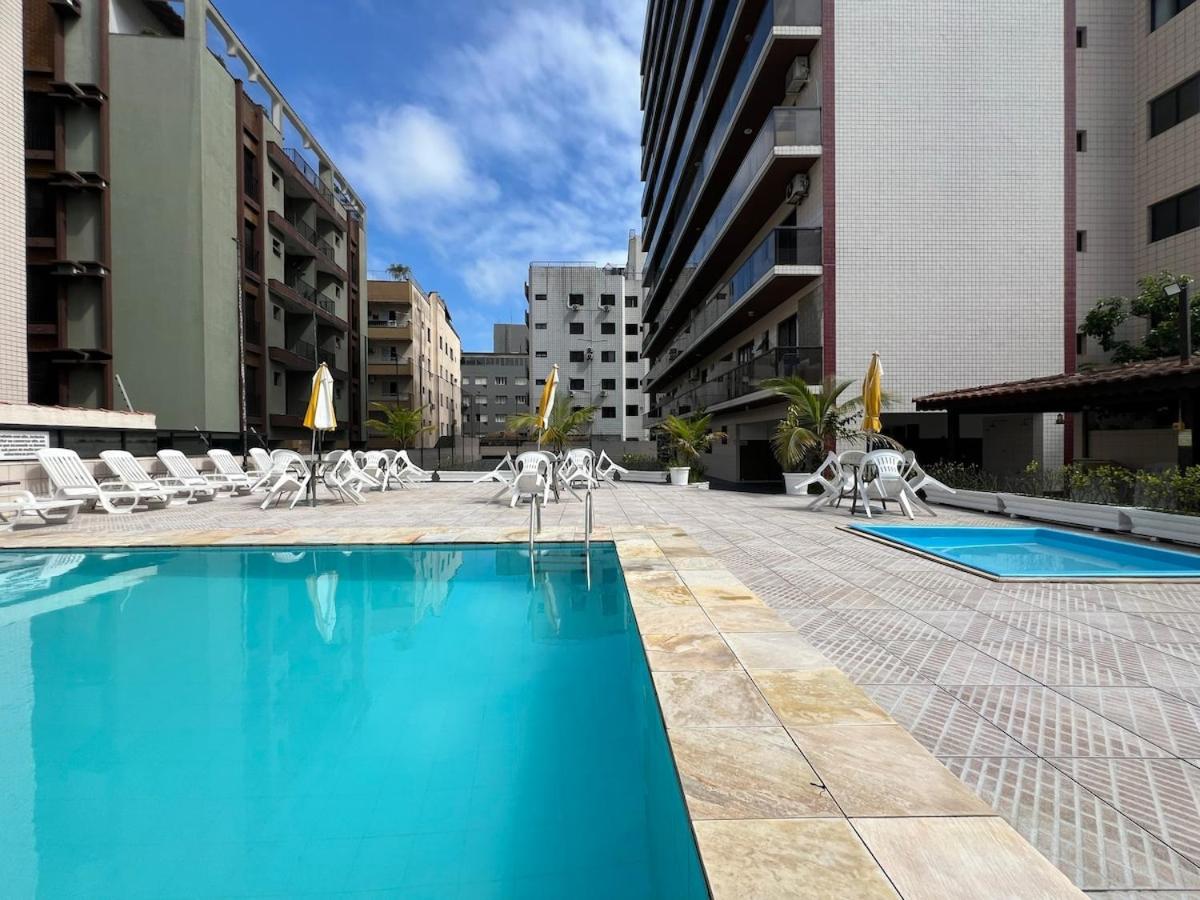 R24 · Piscina/Moderno e aconchegante