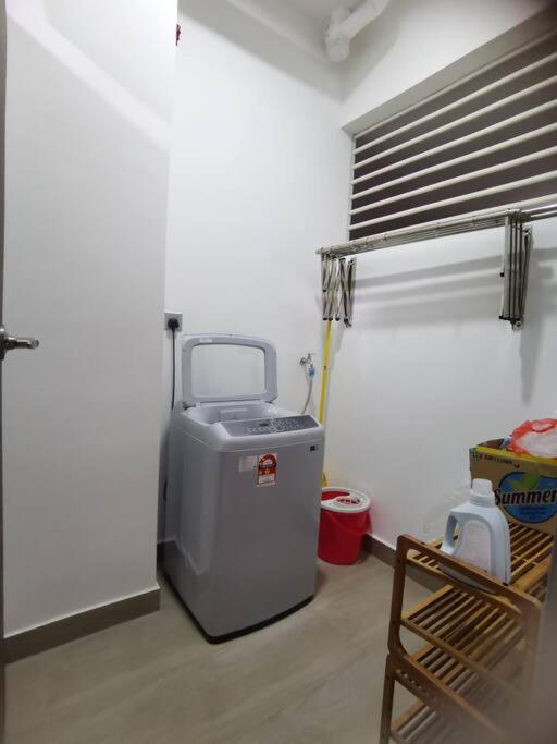 SKS Habitat with Wi-Fi near to Larkin Stadium and Terminal Bus