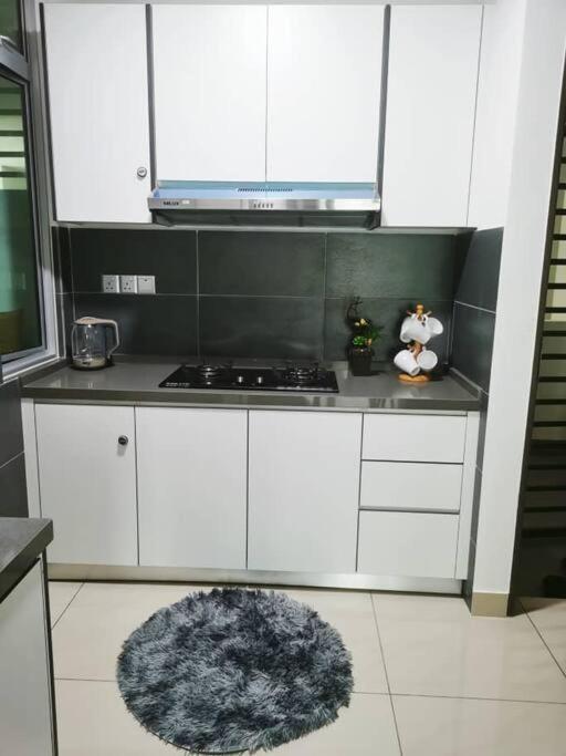 SKS Habitat with Wi-Fi near to Larkin Stadium and Terminal Bus