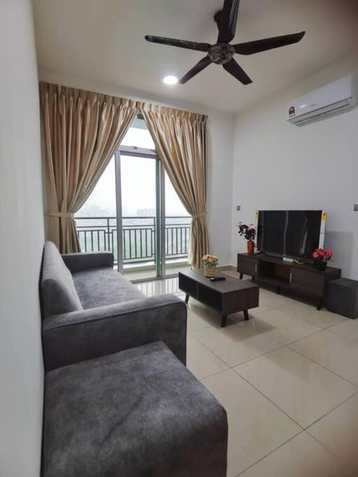 SKS Habitat with Wi-Fi near to Larkin Stadium and Terminal Bus