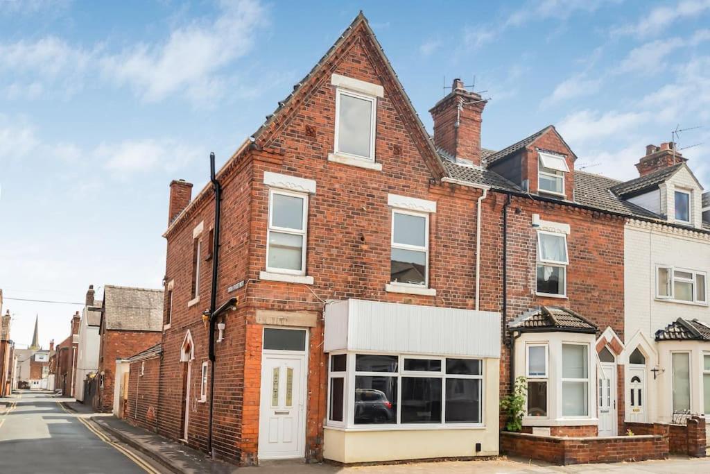 The old shop, Perfect for holiday or business , Work or play Excellent motorway and rail connections ,
