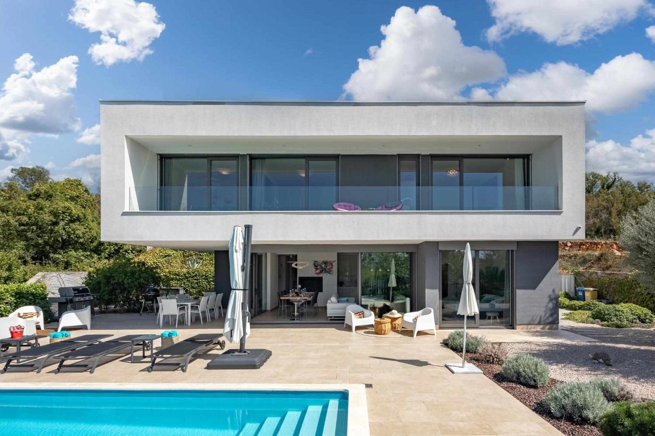 Hotel Villa LUXOR with heated pool - Image 1