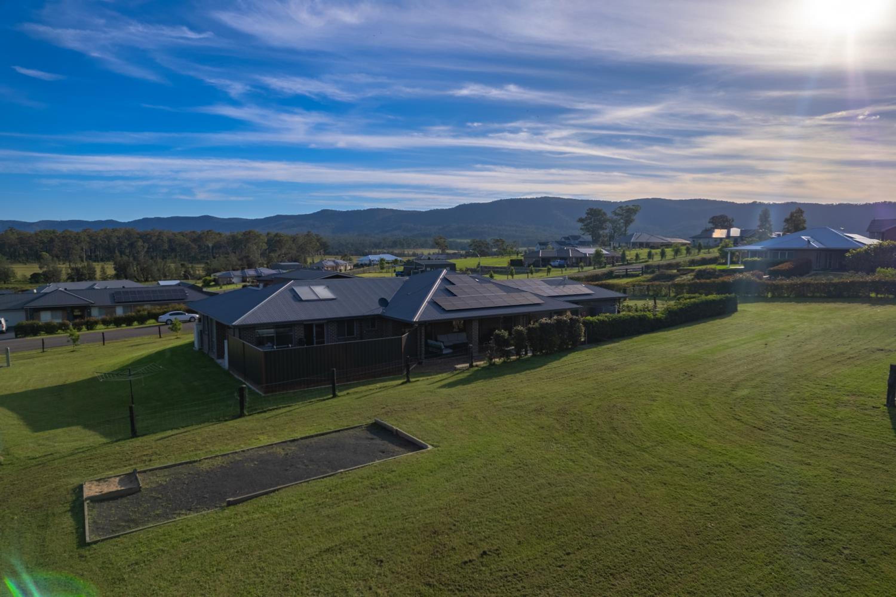 Luxury Hunter Valley Acreage - Heated SwimSpa - Mountain Views - Pool Table - Fire Pitt