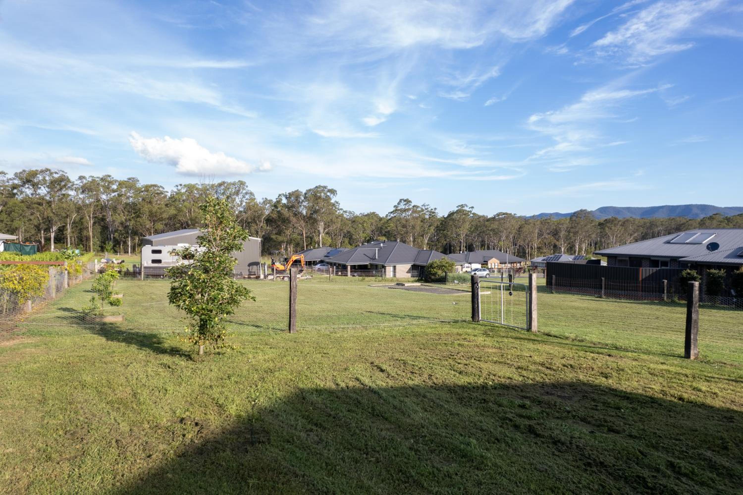 Luxury Hunter Valley Acreage - Heated SwimSpa - Mountain Views - Pool Table - Fire Pitt