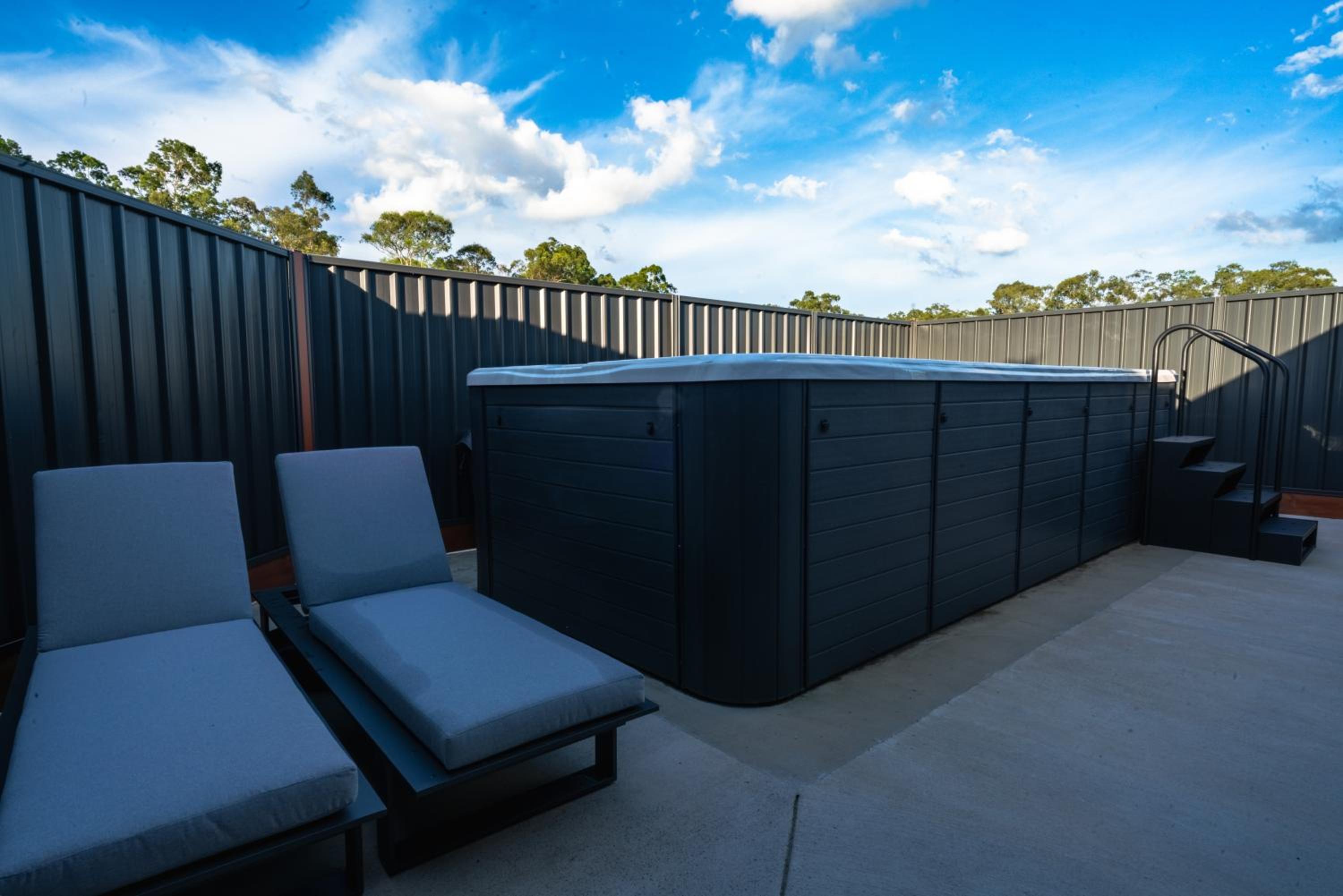 Luxury Hunter Valley Acreage - Heated SwimSpa - Mountain Views - Pool Table - Fire Pitt