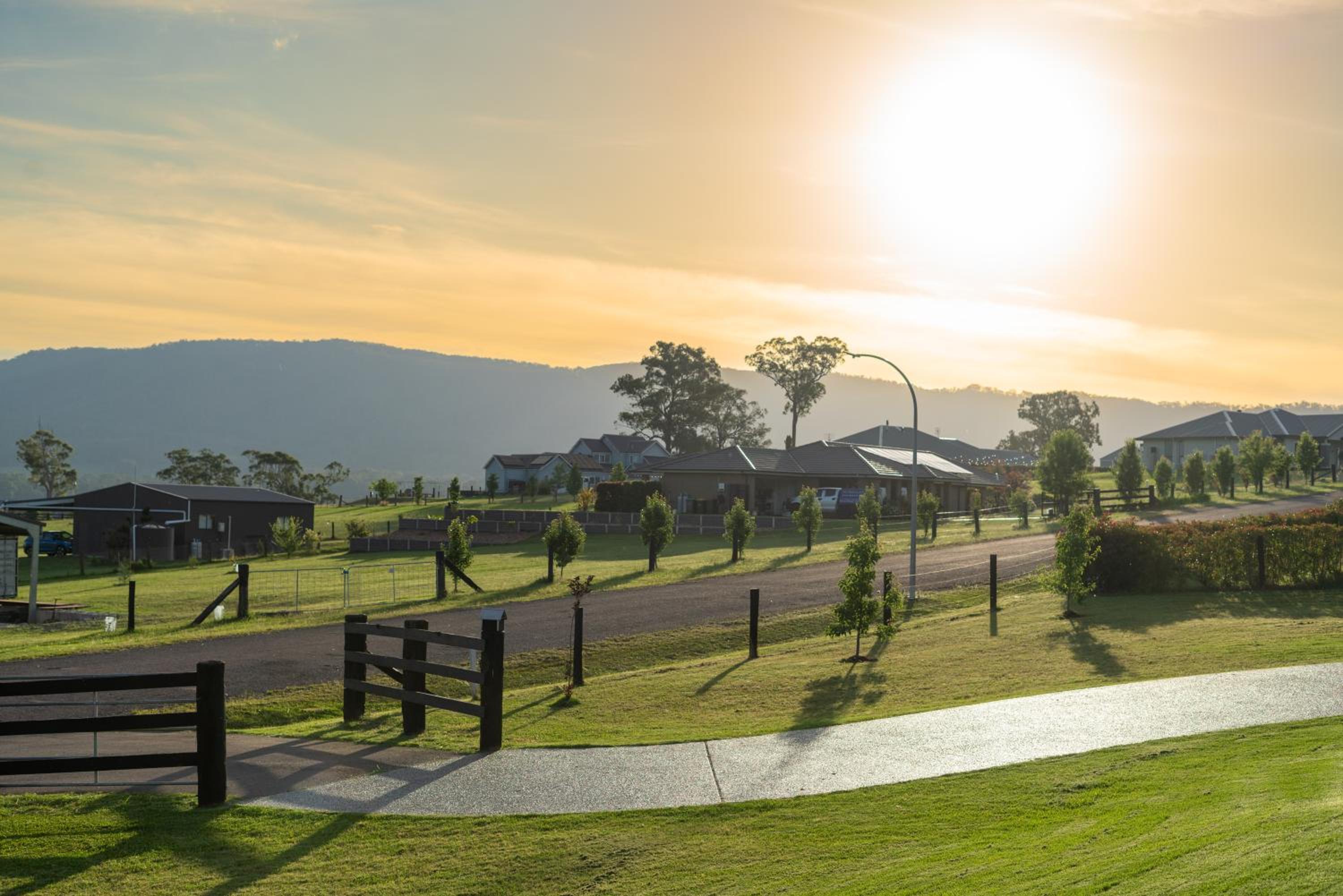 Luxury Hunter Valley Acreage - Heated SwimSpa - Mountain Views - Pool Table - Fire Pitt