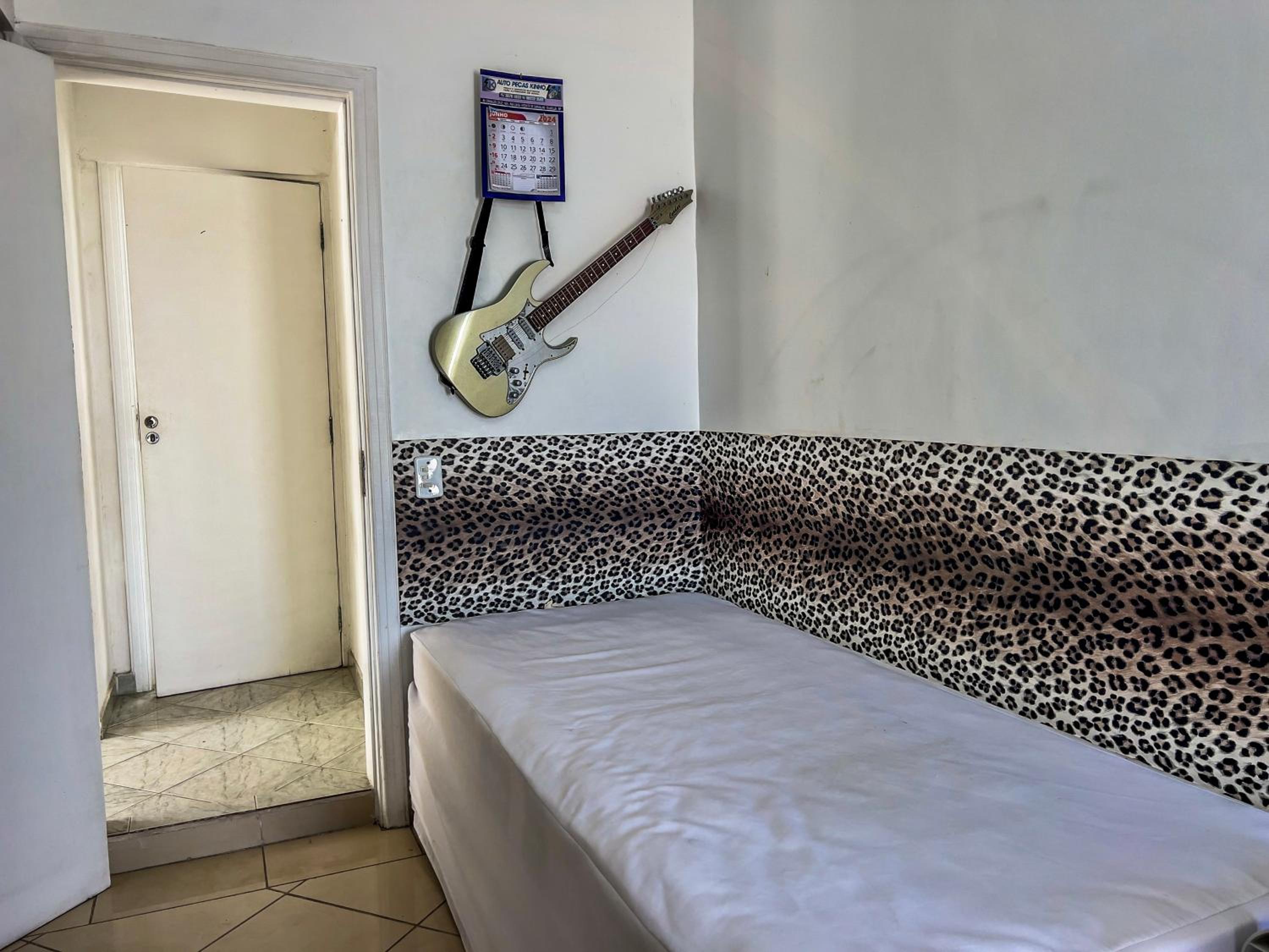 Ampla cobertura com churrasqueira
