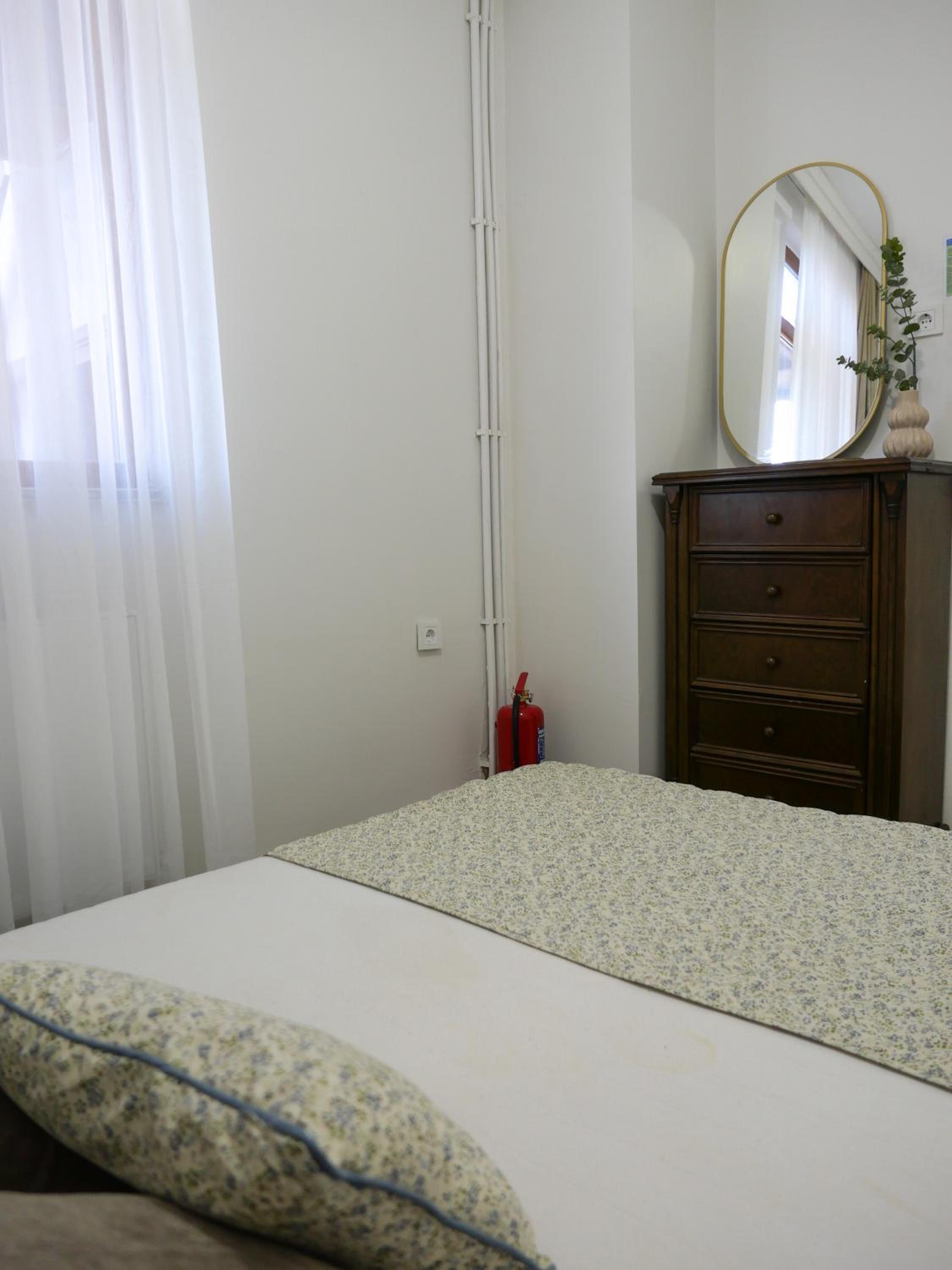 Central 3 Story 5 Bedroom Home with Terrace by Tram