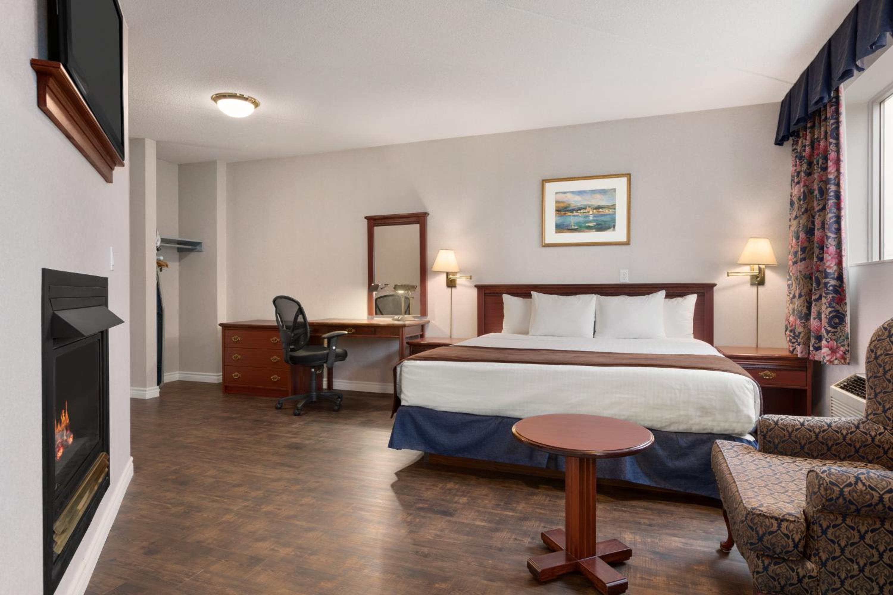 Brockville Vacations - Days Inn by Wyndham Brockville - Property Image 2