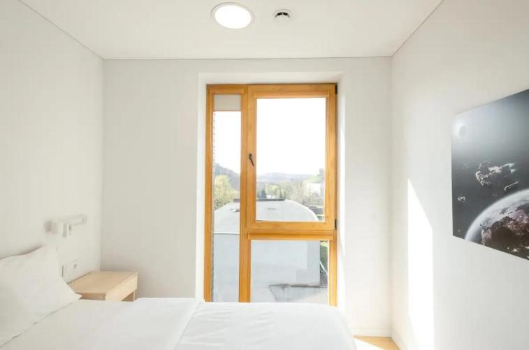 Apartment with balcony and castle view by URBAN RENT