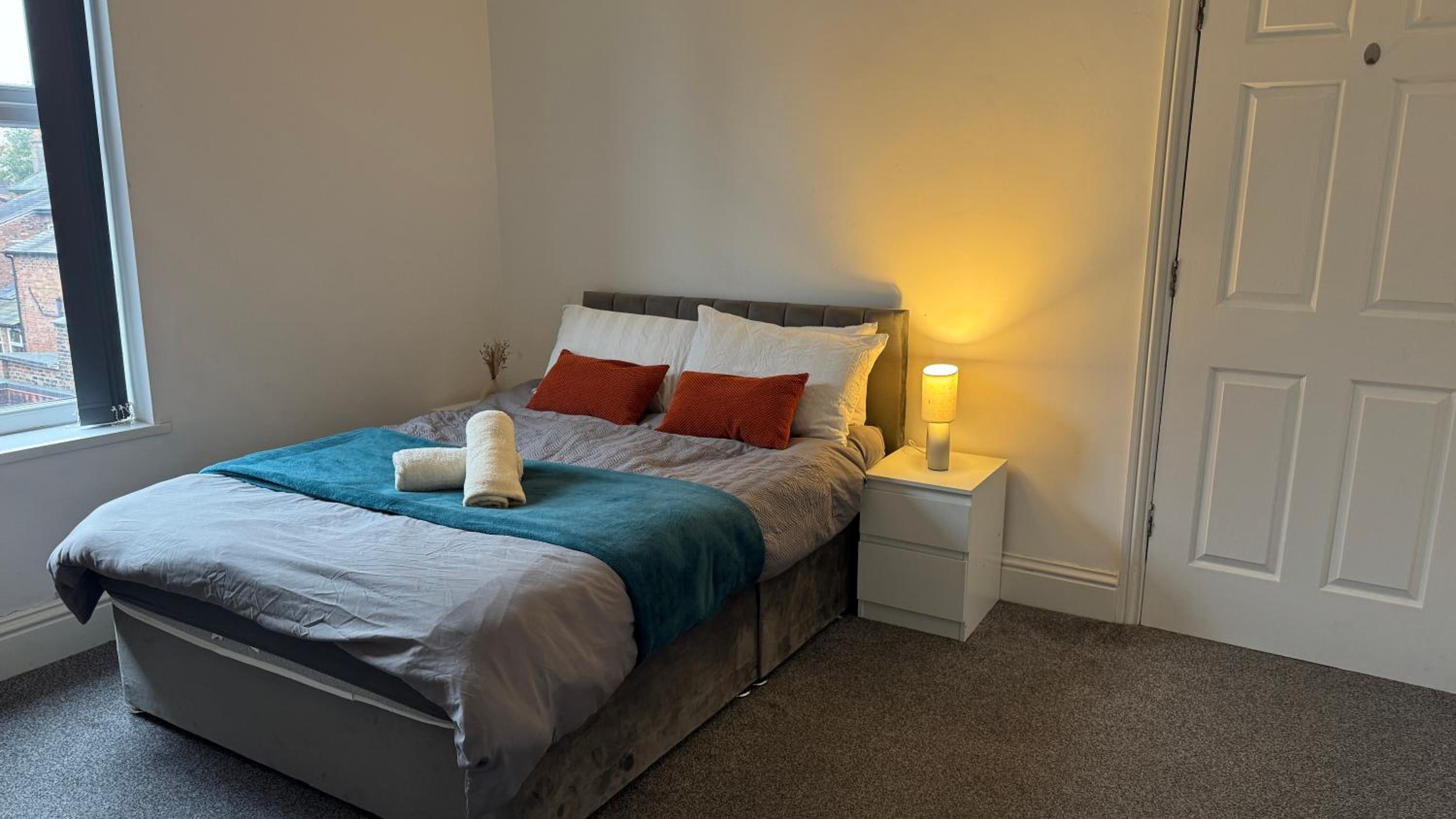 Altrincham Vacations - Lux 4BR, Near airport, Nespresso, 8 bed, WI-FI, free parking - Property Image 28