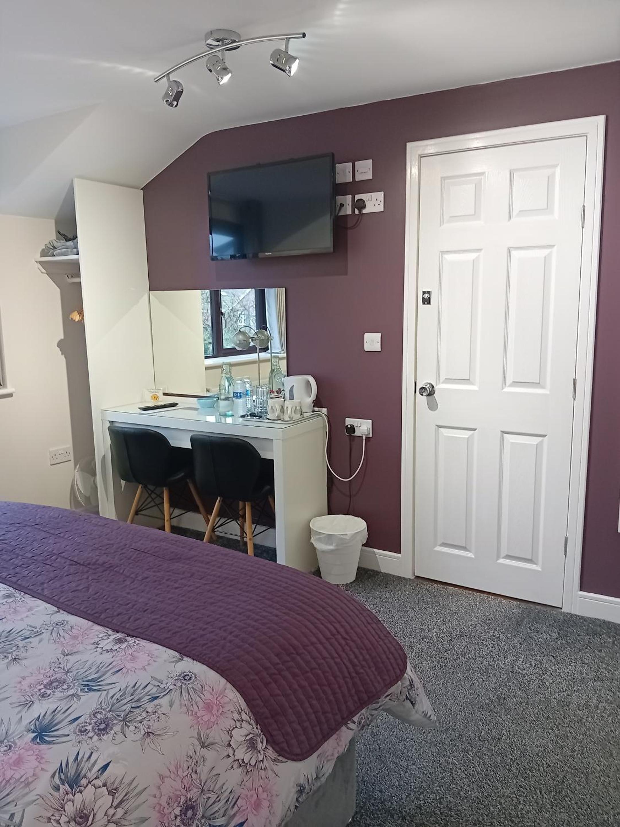 Middle House, photo 27