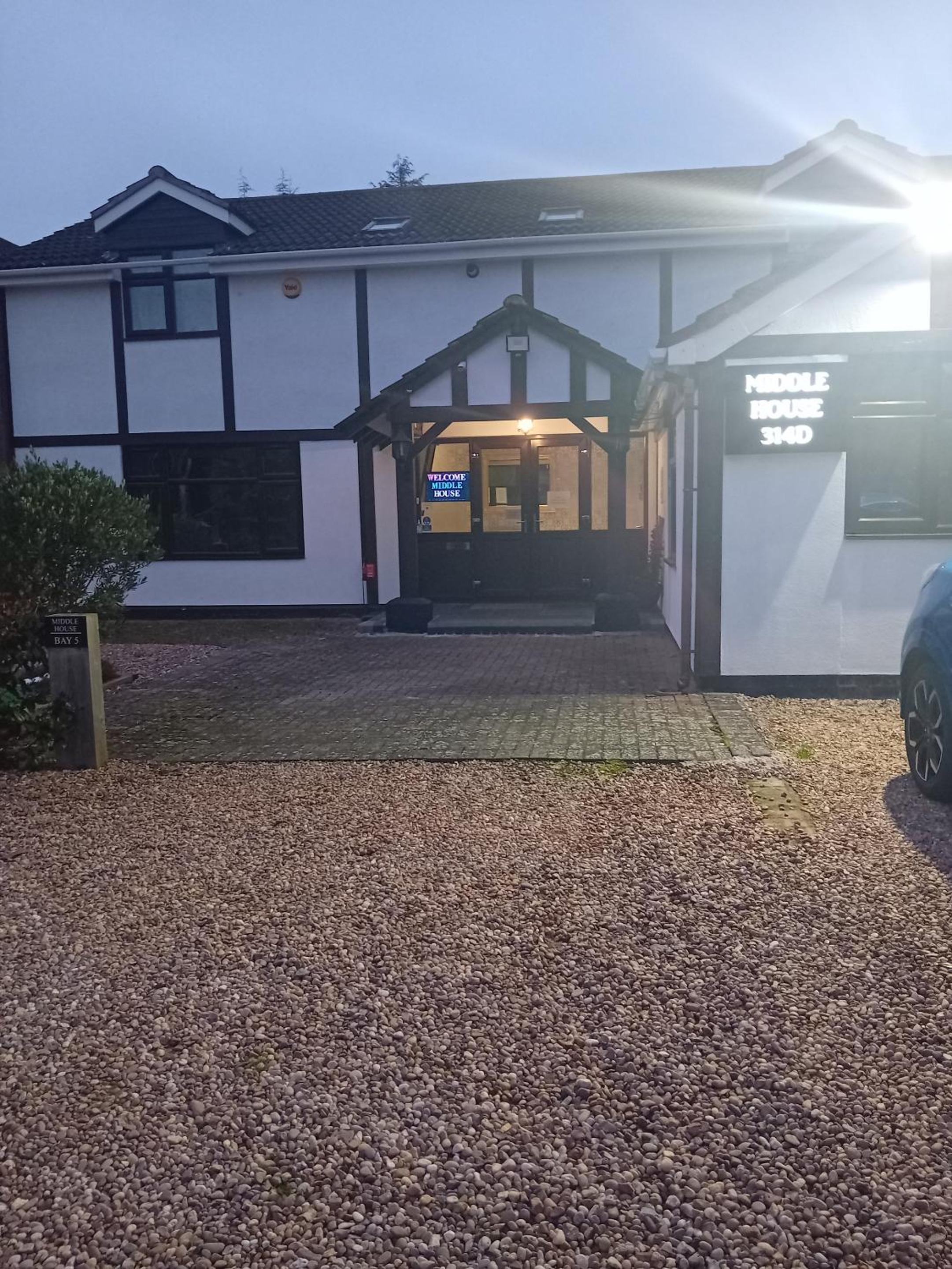 Middle House, photo 29