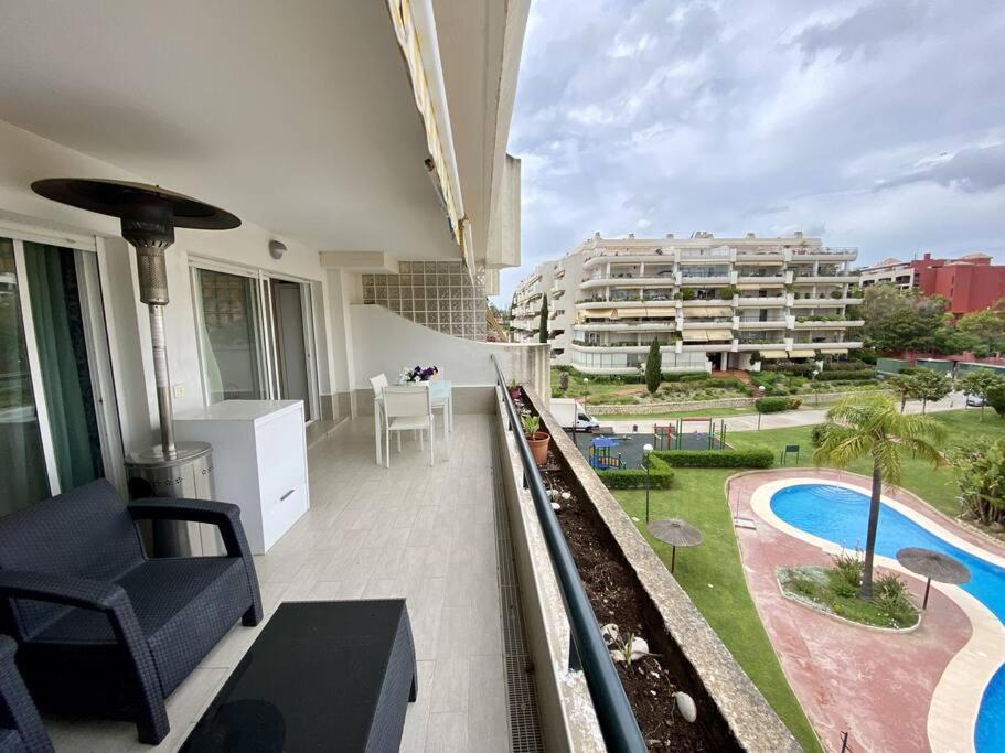 Peace views and terrace in Marbella