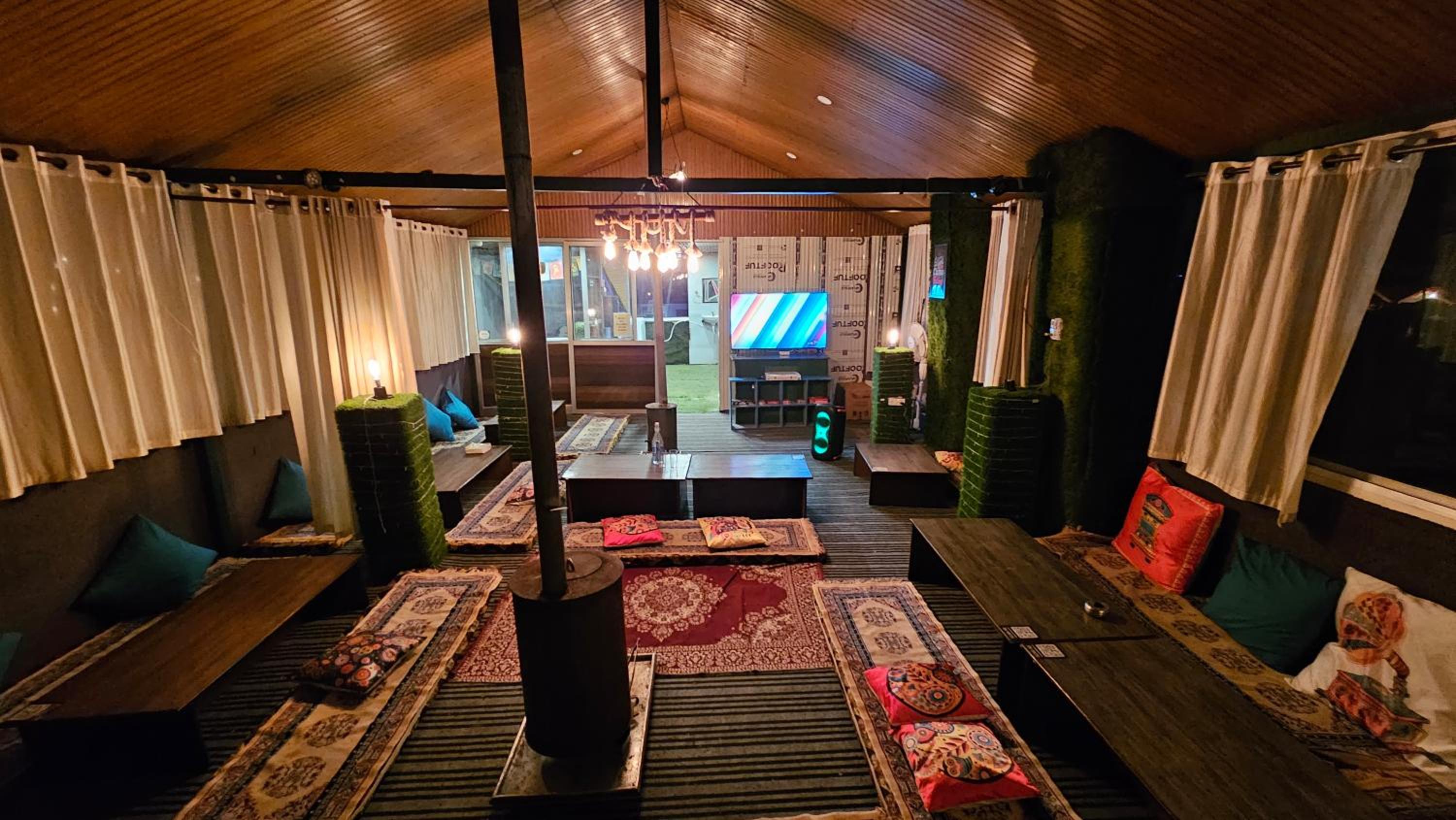 Nirvana by Oztel - Backpacker Hostel view 5