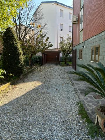 1960s Style Apartment - Near Ferrari Museum