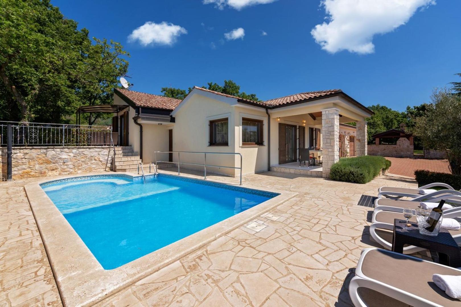 Bella Vista Poletti view 2