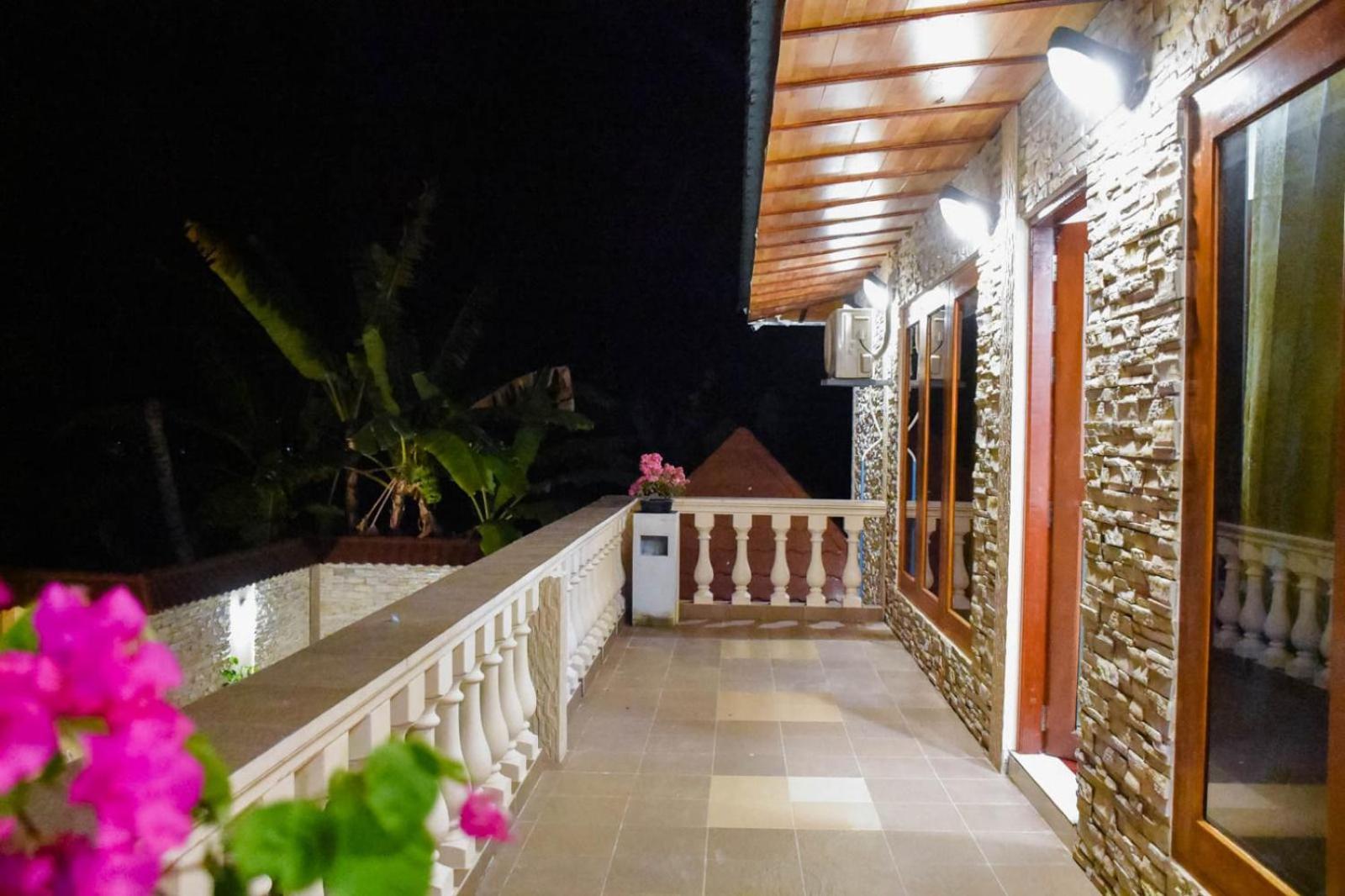 Laguna Retreat