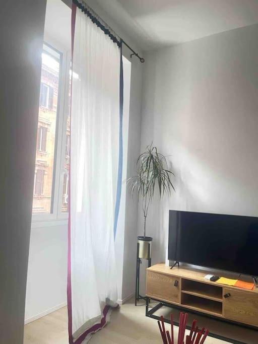 Testaccio sul Tevere romantic historical close FAO