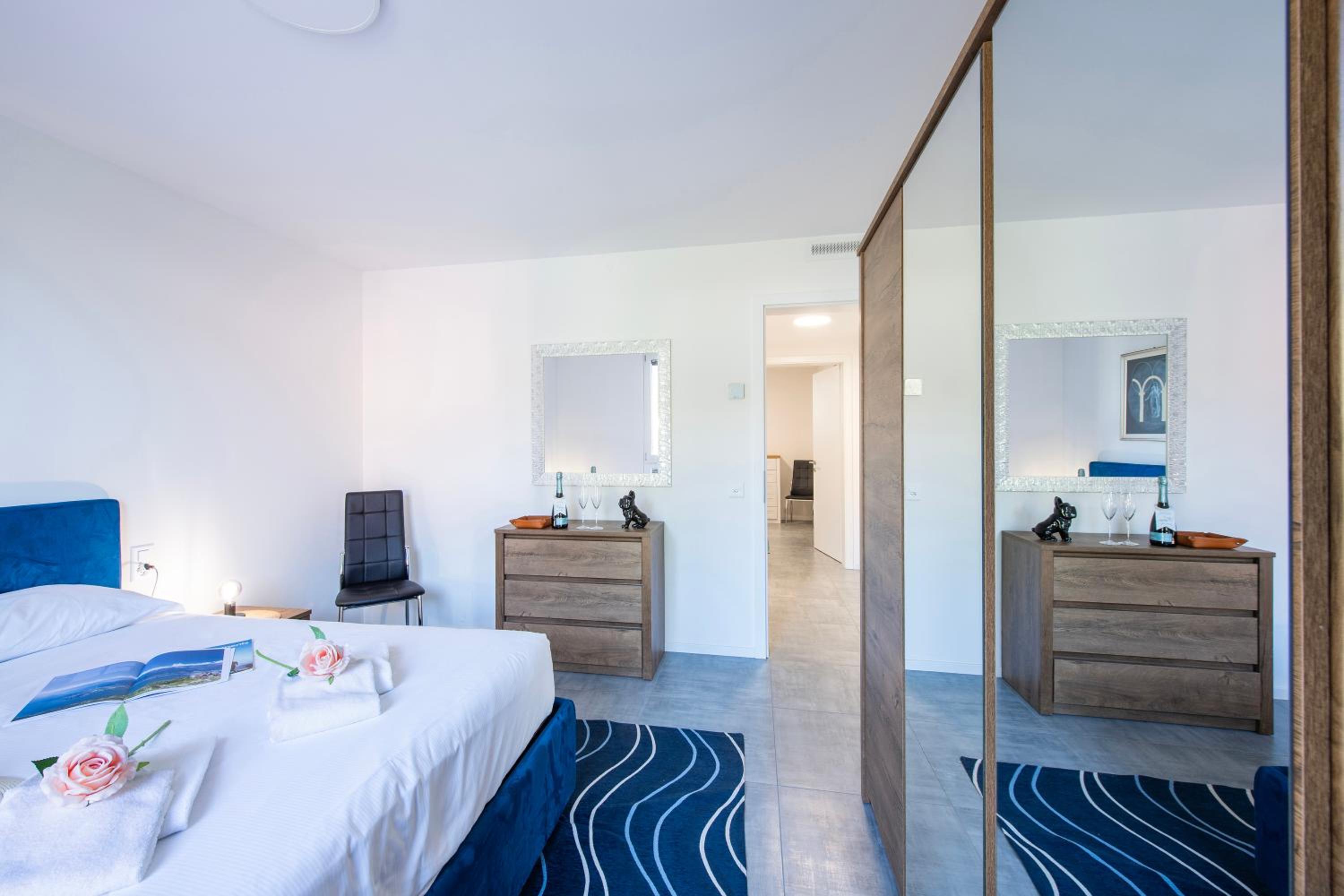 Melano Lab Park Apartments - Happy Rentals