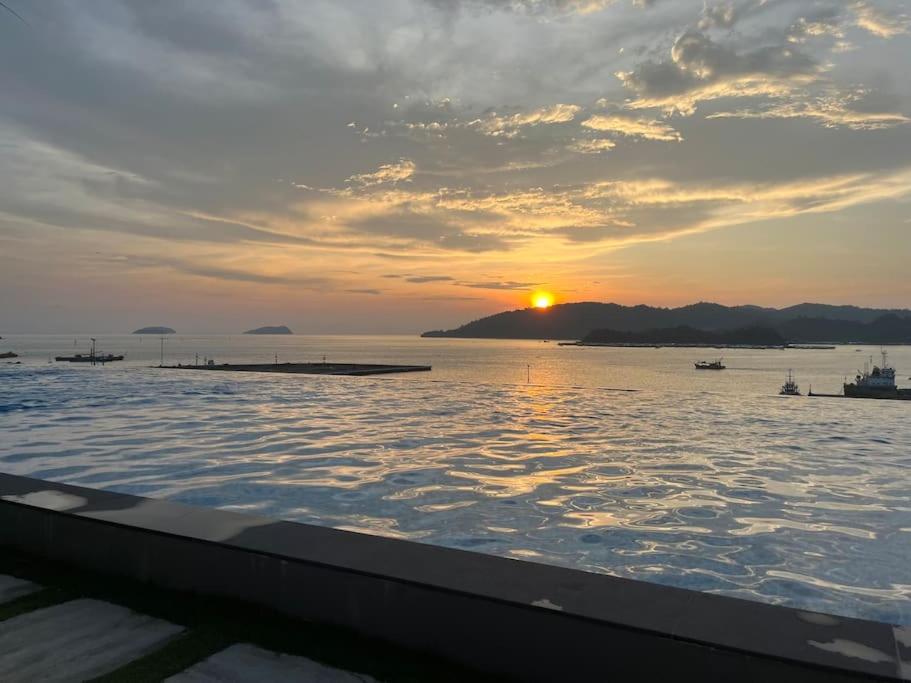 Cozy JQ Level 25 Full Sea&Sunset View photo 2