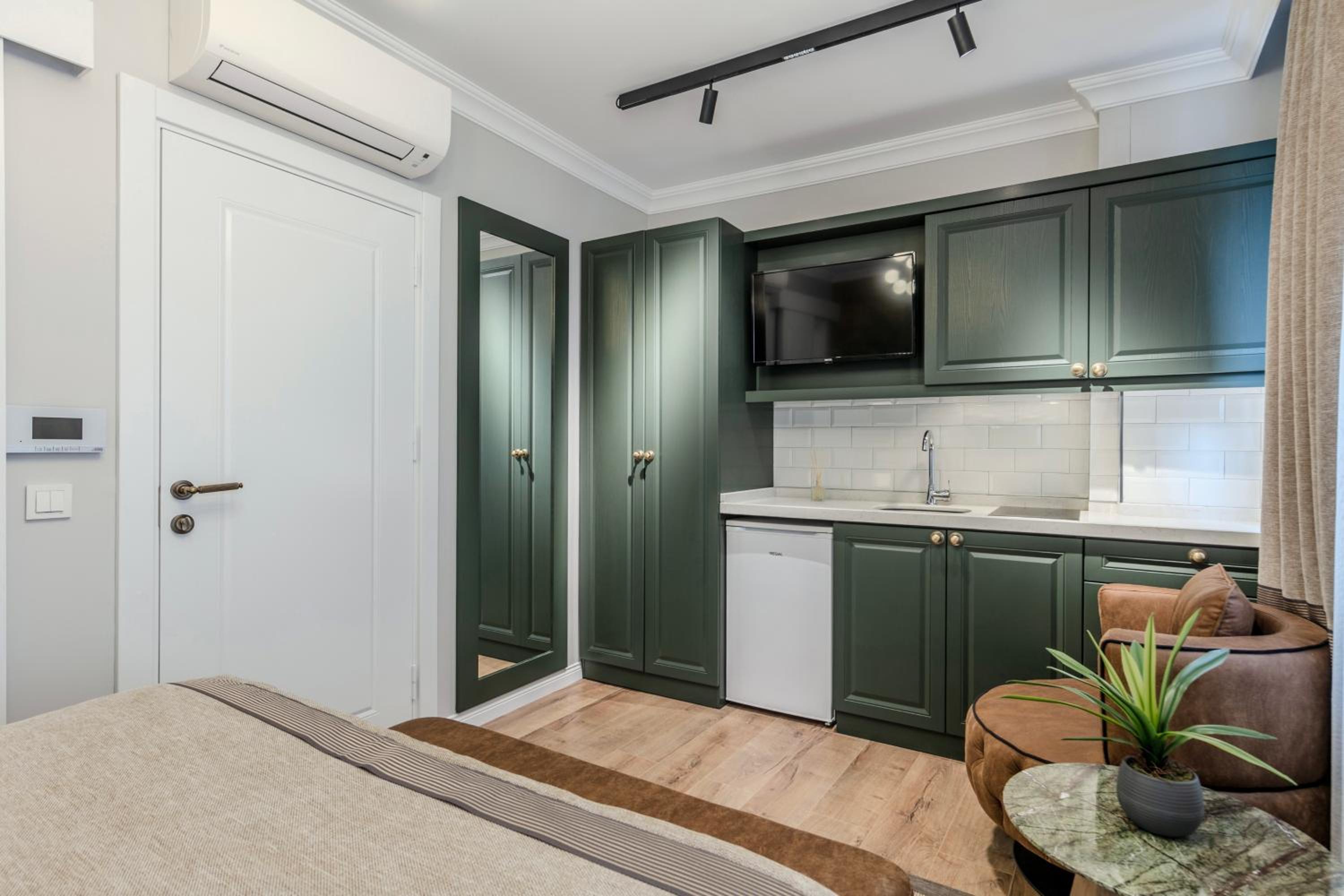 CLK Suites Hotel