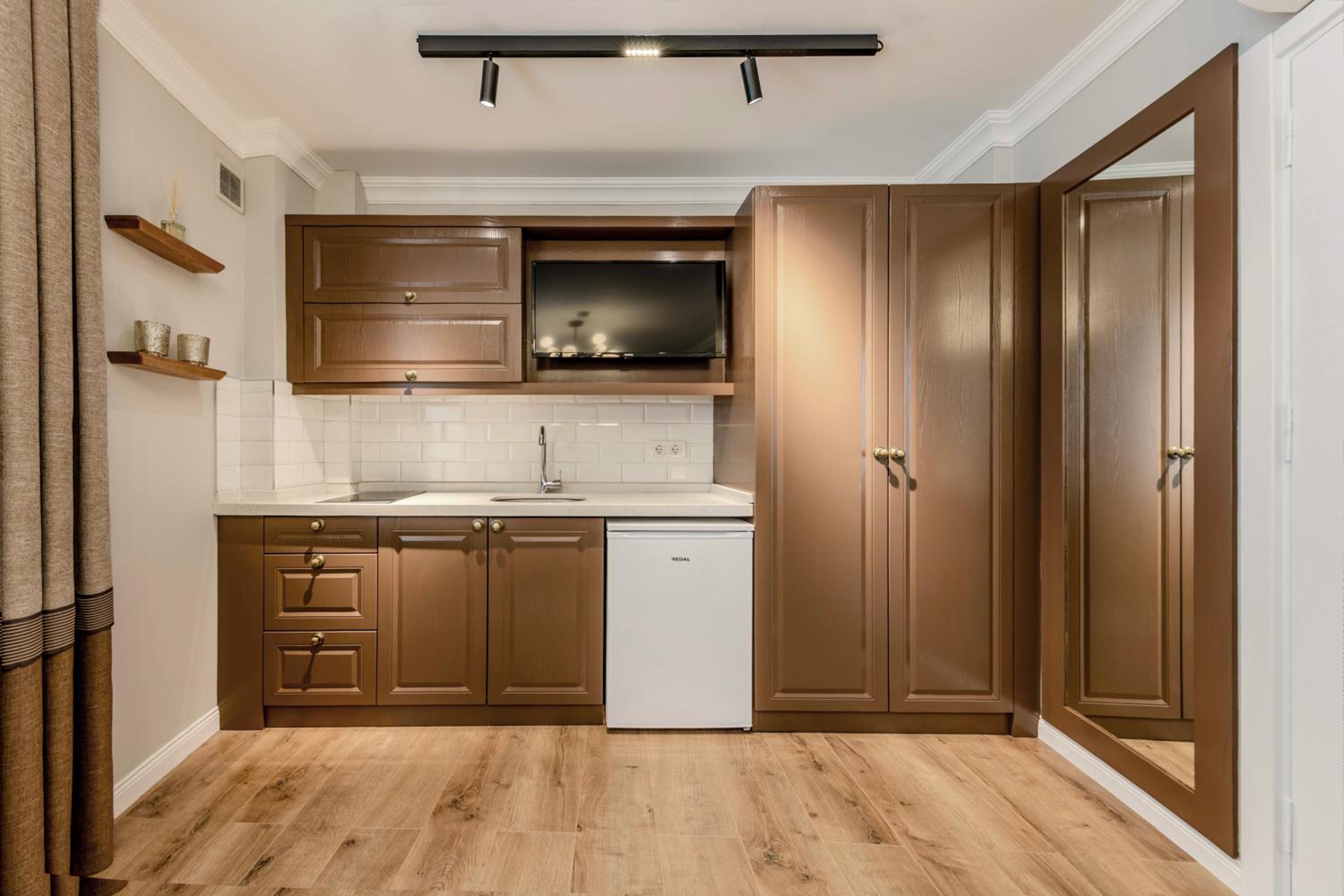 CLK Suites Hotel