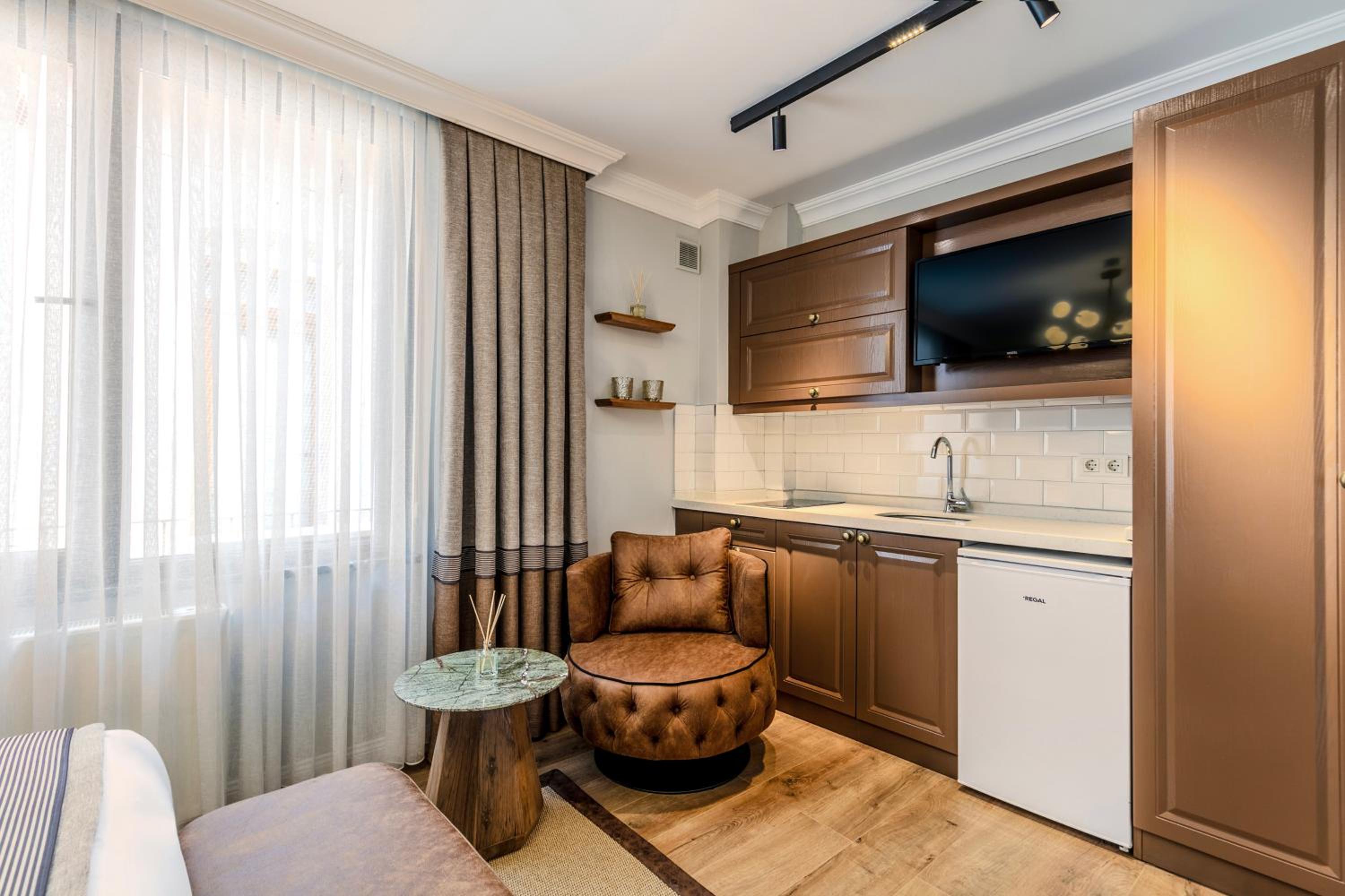 CLK Suites Hotel