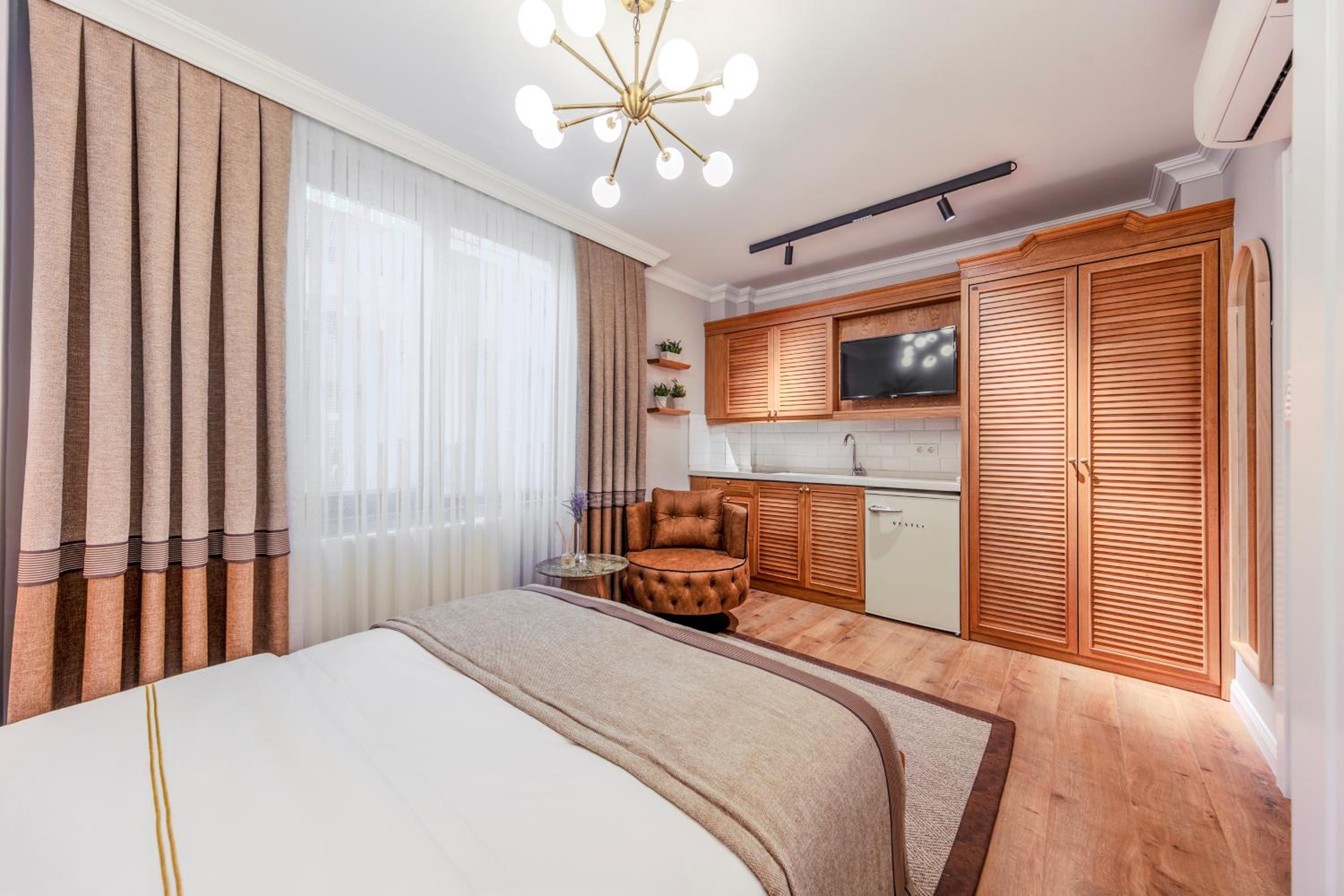 CLK Suites Hotel
