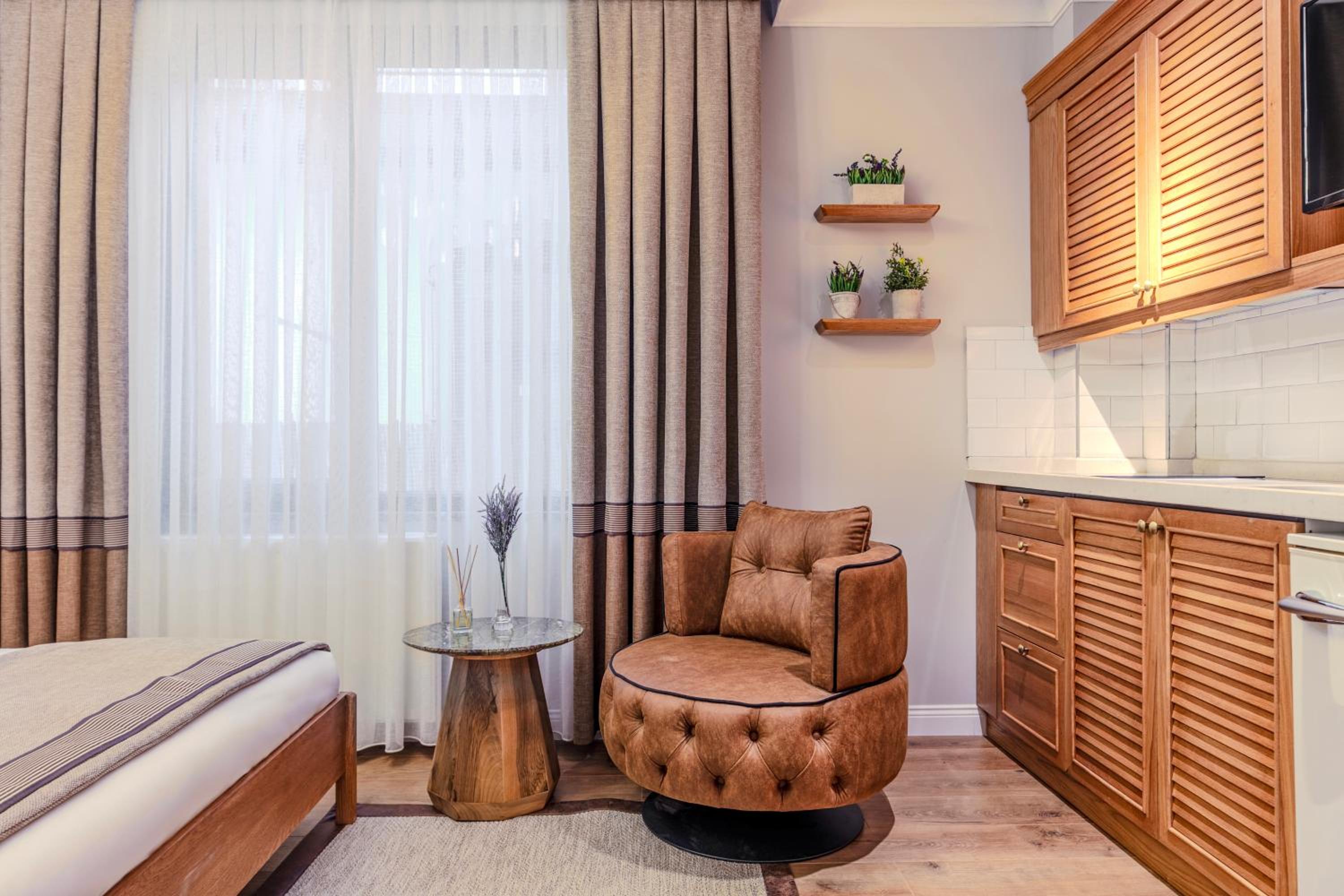 CLK Suites Hotel