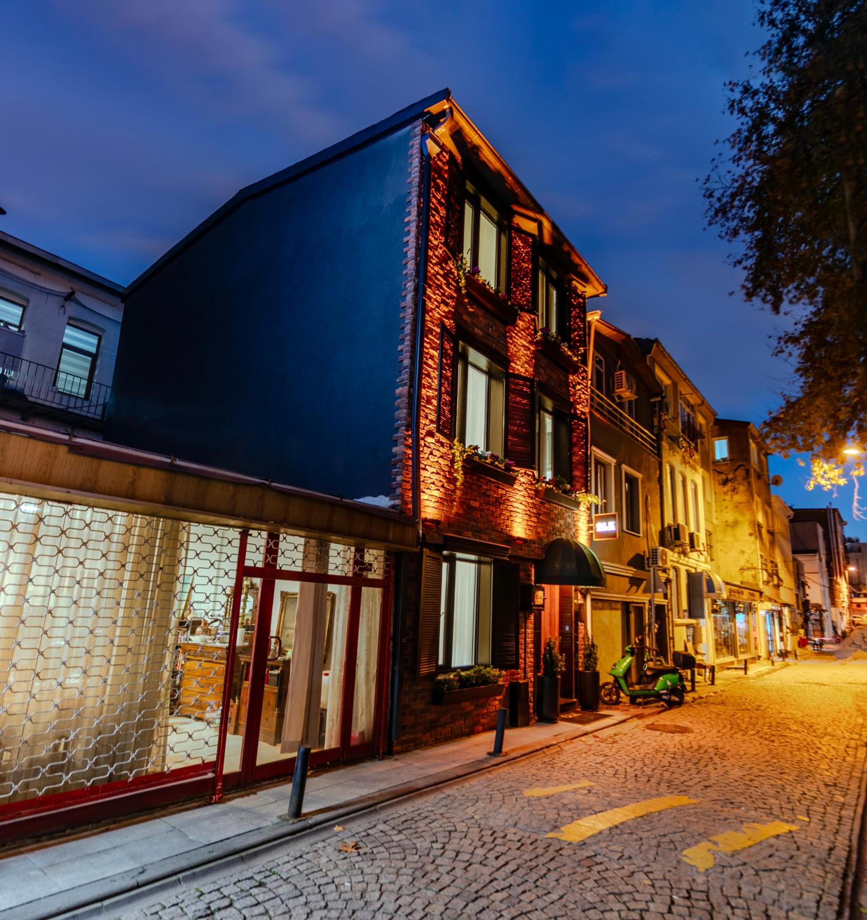 CLK Suites Hotel