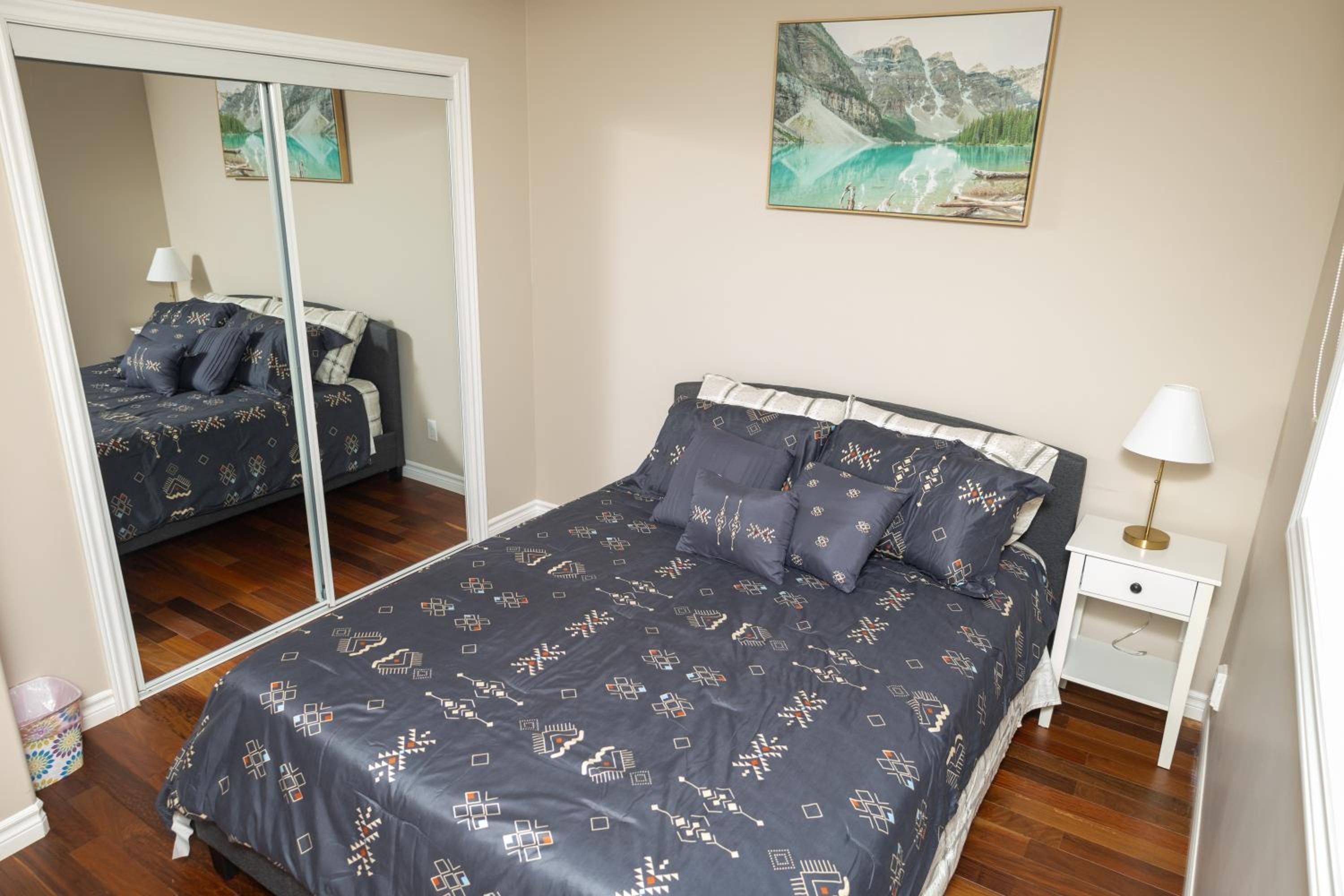 Belleville Vacations - Beautiful House 2 bedroom - Property Image 14