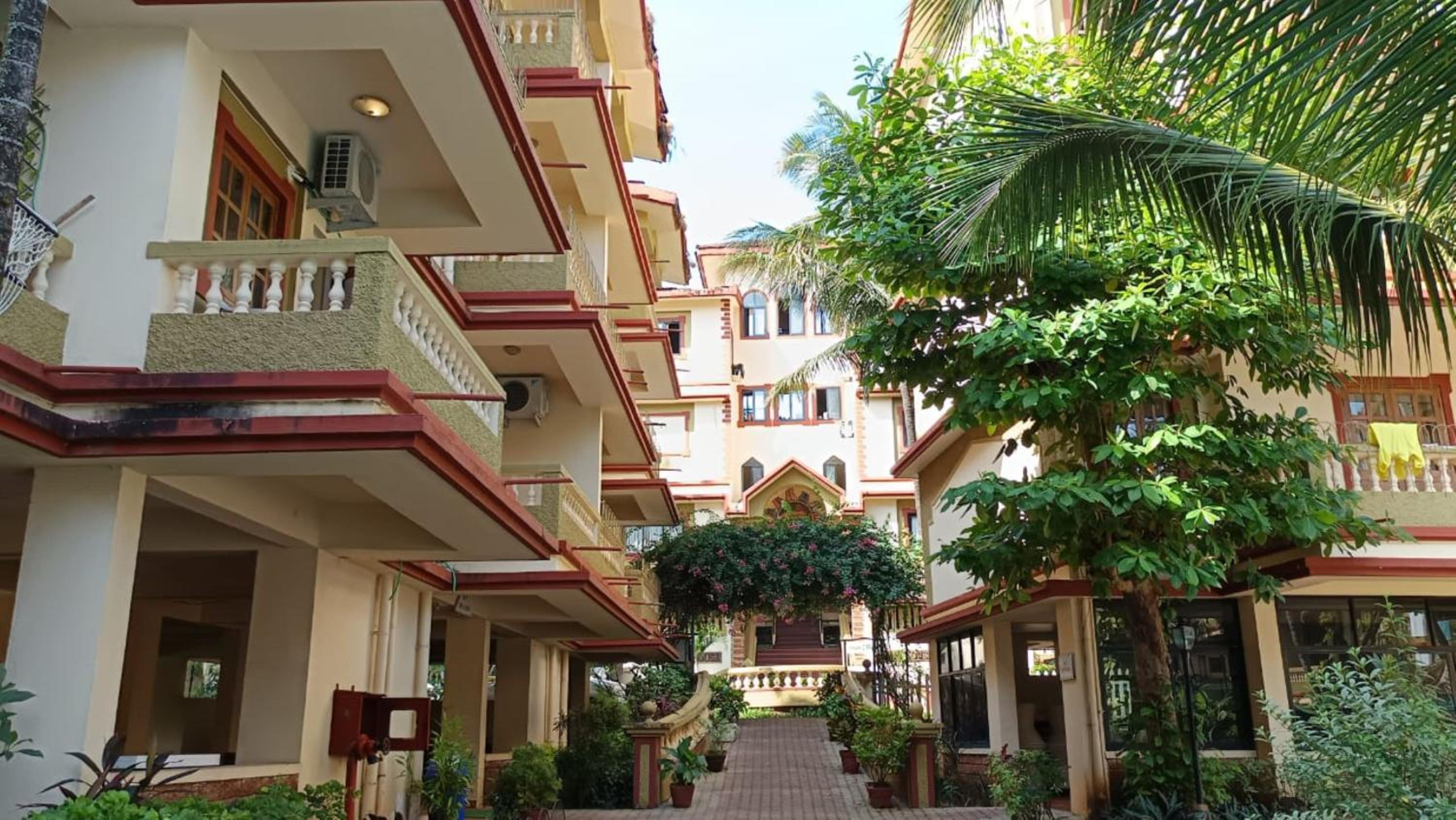 Ourgoaholidays 2Bhk first floor near the beach view 3