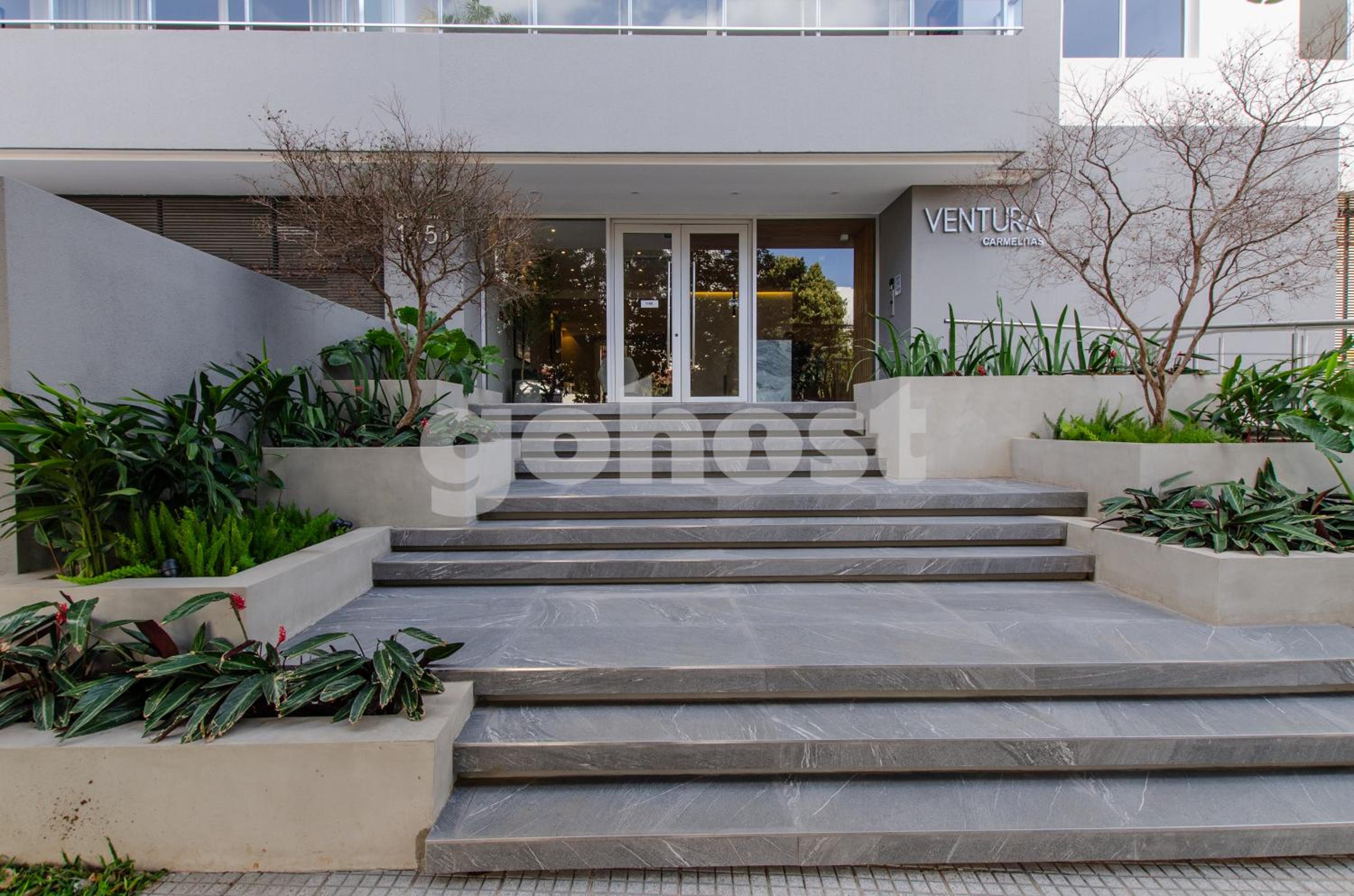Chic 2 bedroom apt near Shopping del Sol view 3