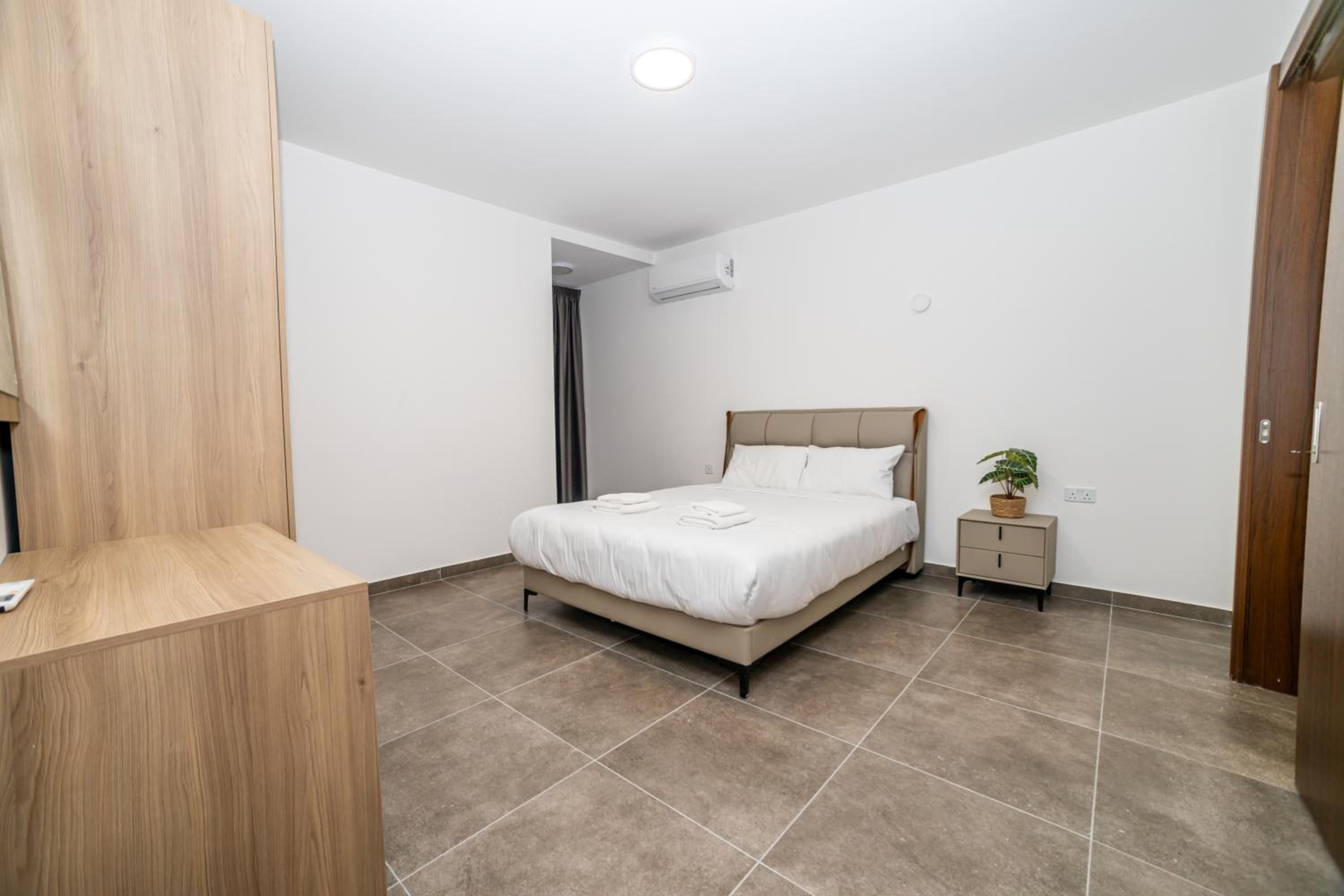 Family 2-Bedroom Maisonette - by HostMT photo 5