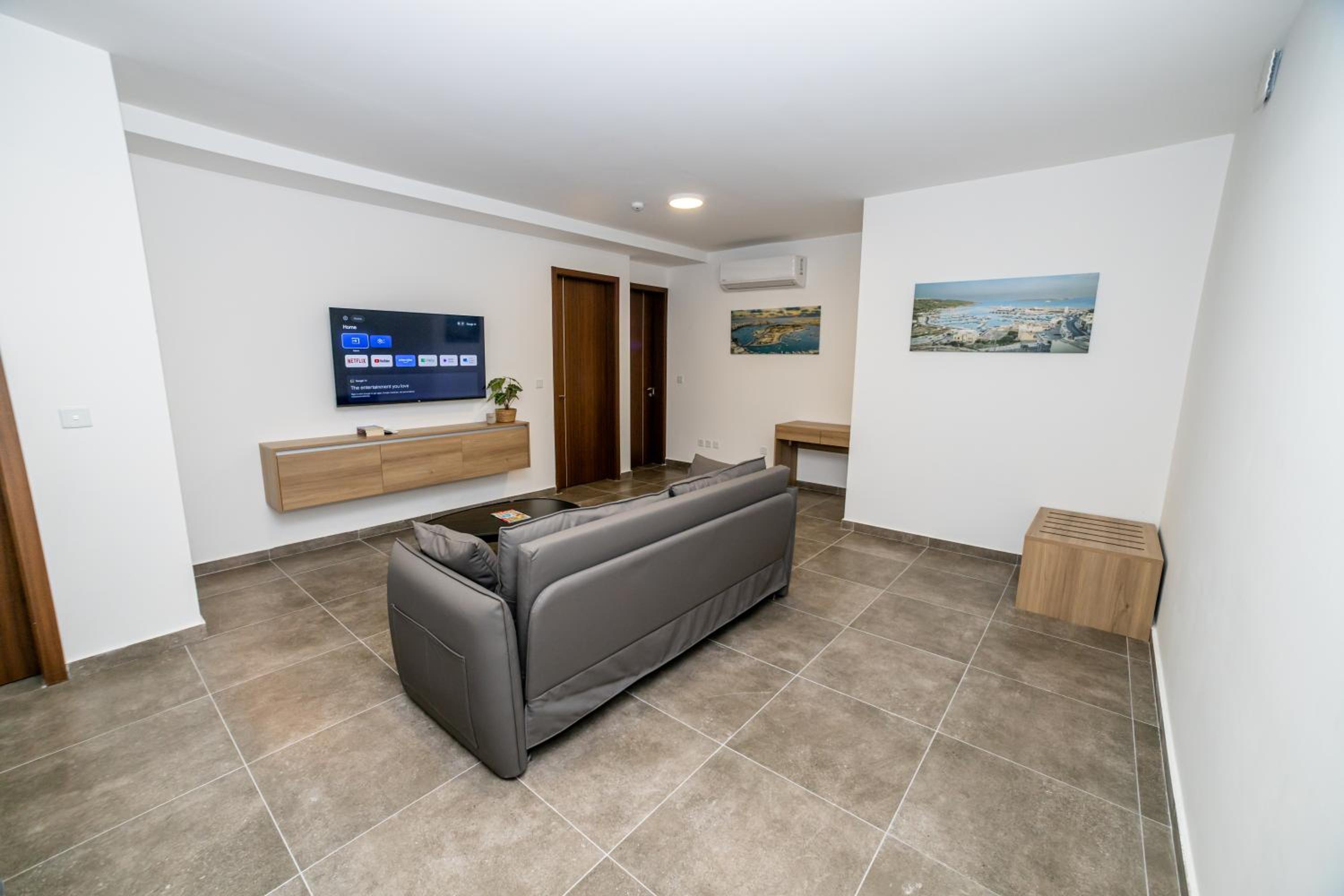 Family 2-Bedroom Maisonette - by HostMT photo 3